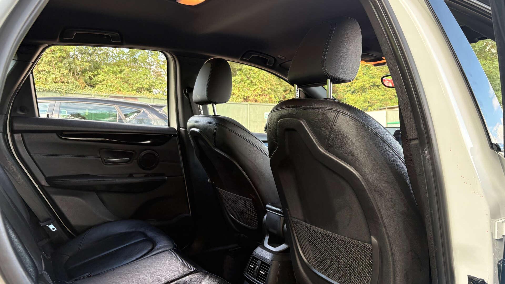 BMW 2 Series view 9