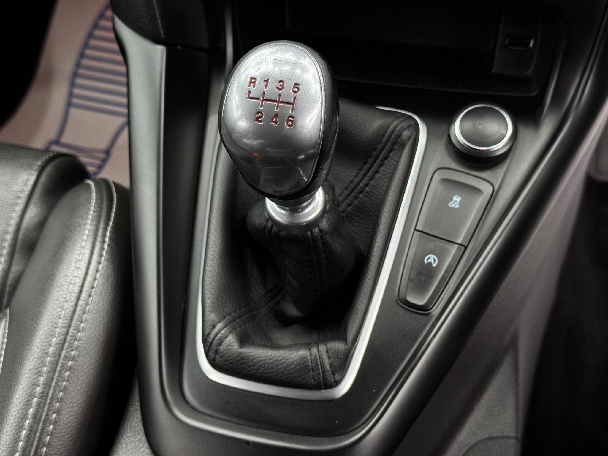 Ford Focus view 26