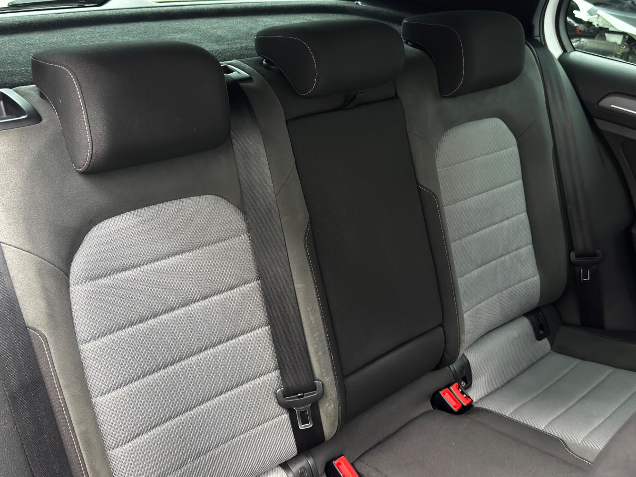 Volkswagen Golf view 52
