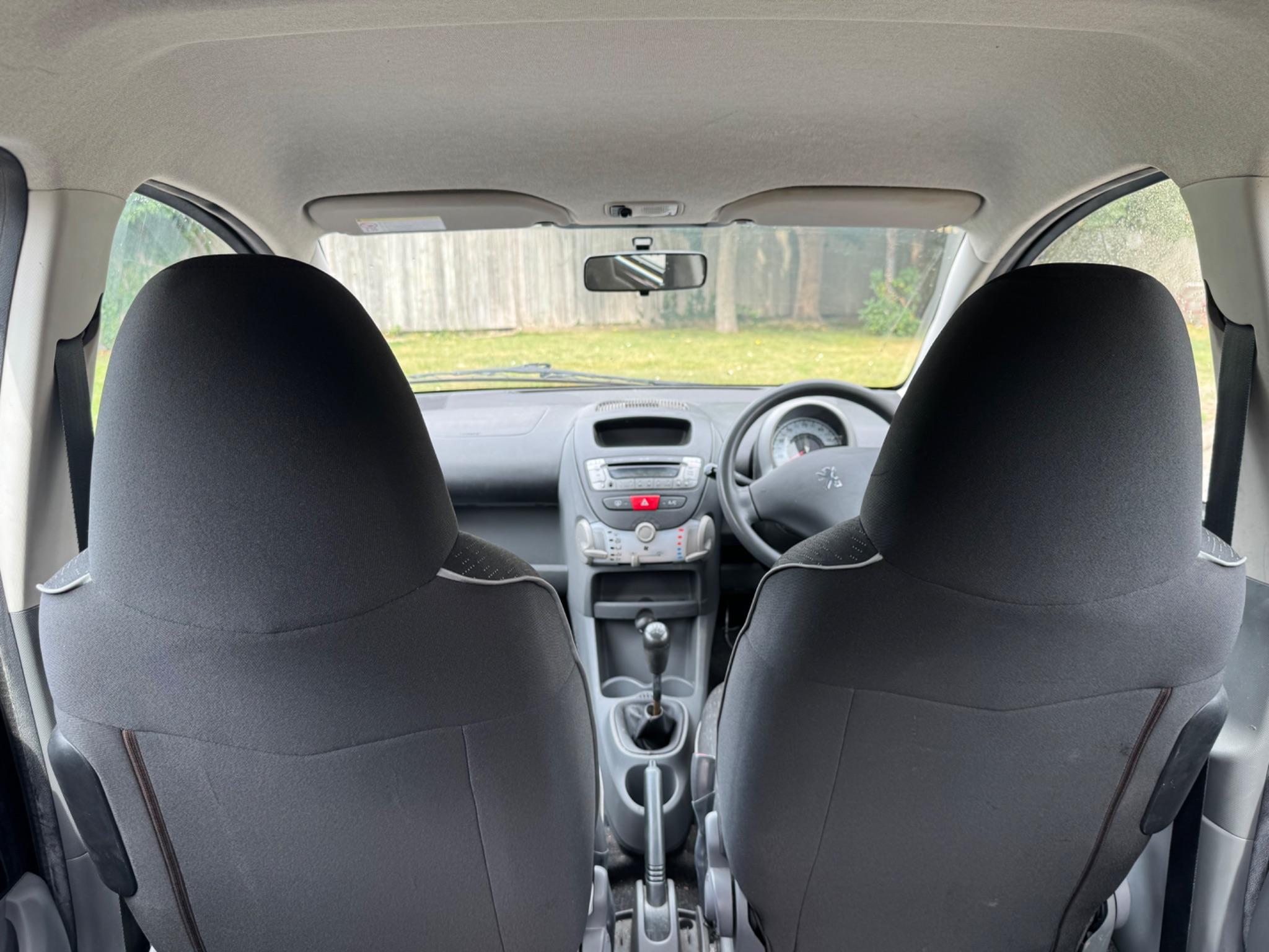 2011 Peugeot 107 image 20