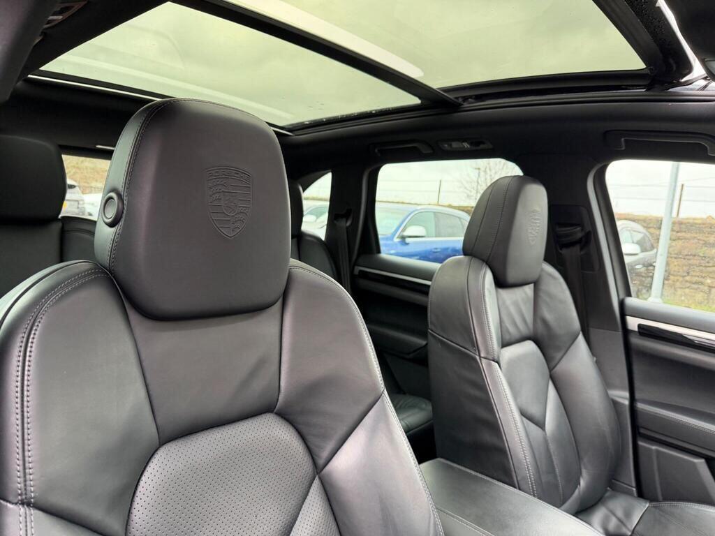 Porsche Cayenne view 20