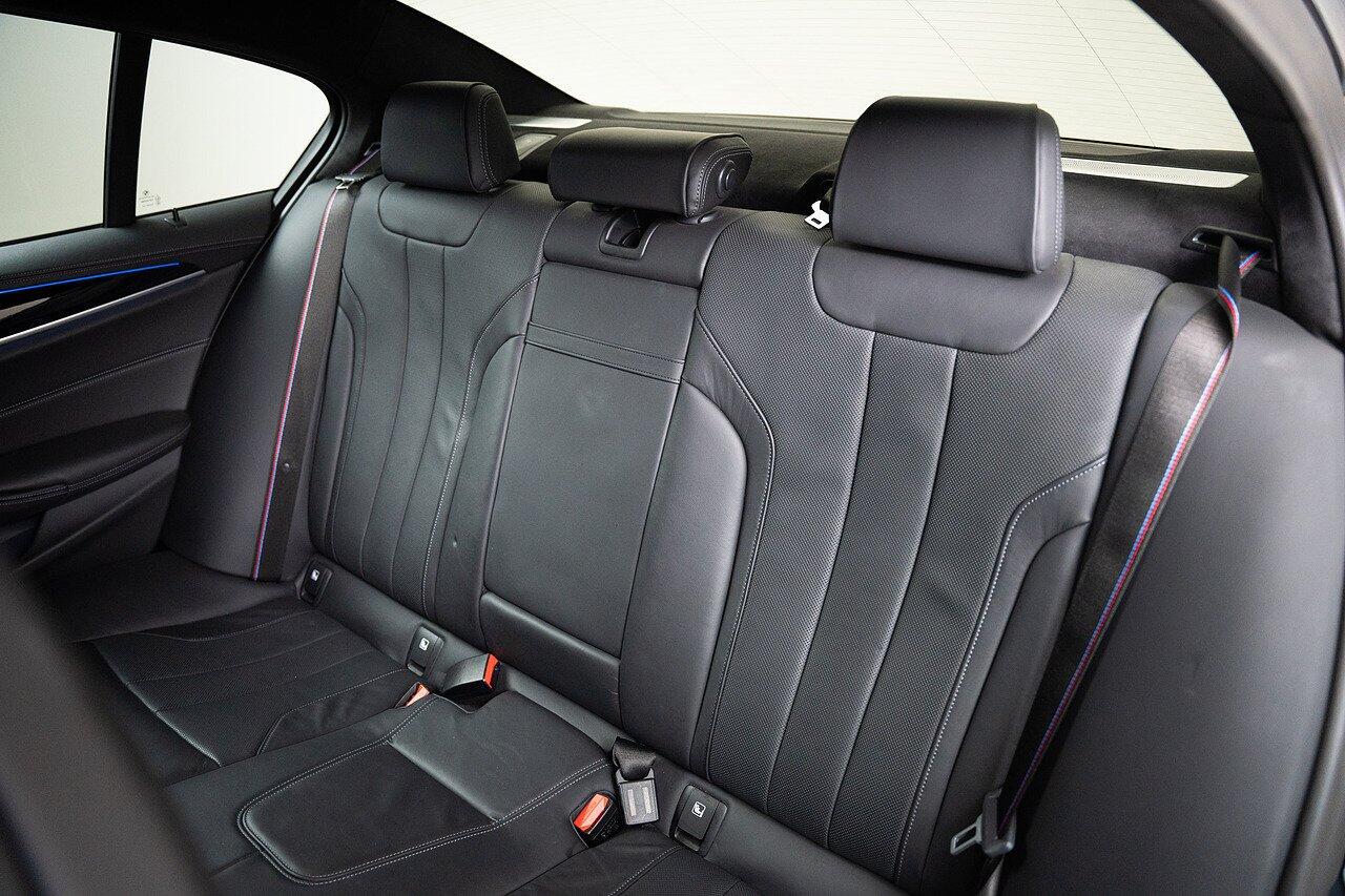 BMW M5 view 21