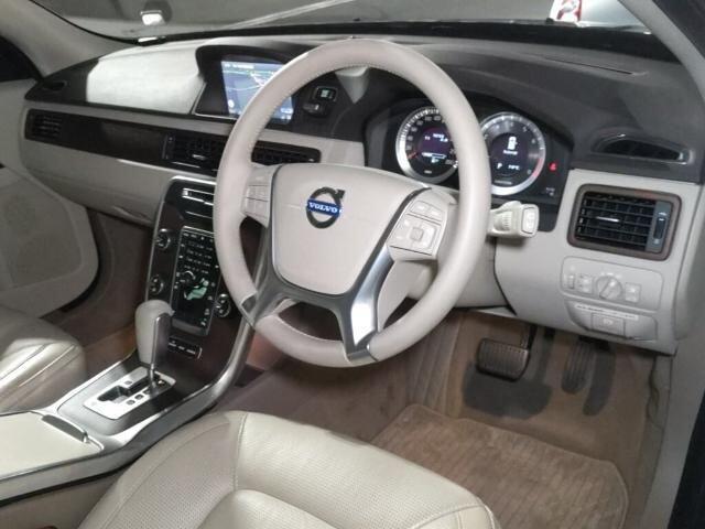 Volvo XC70 view 7