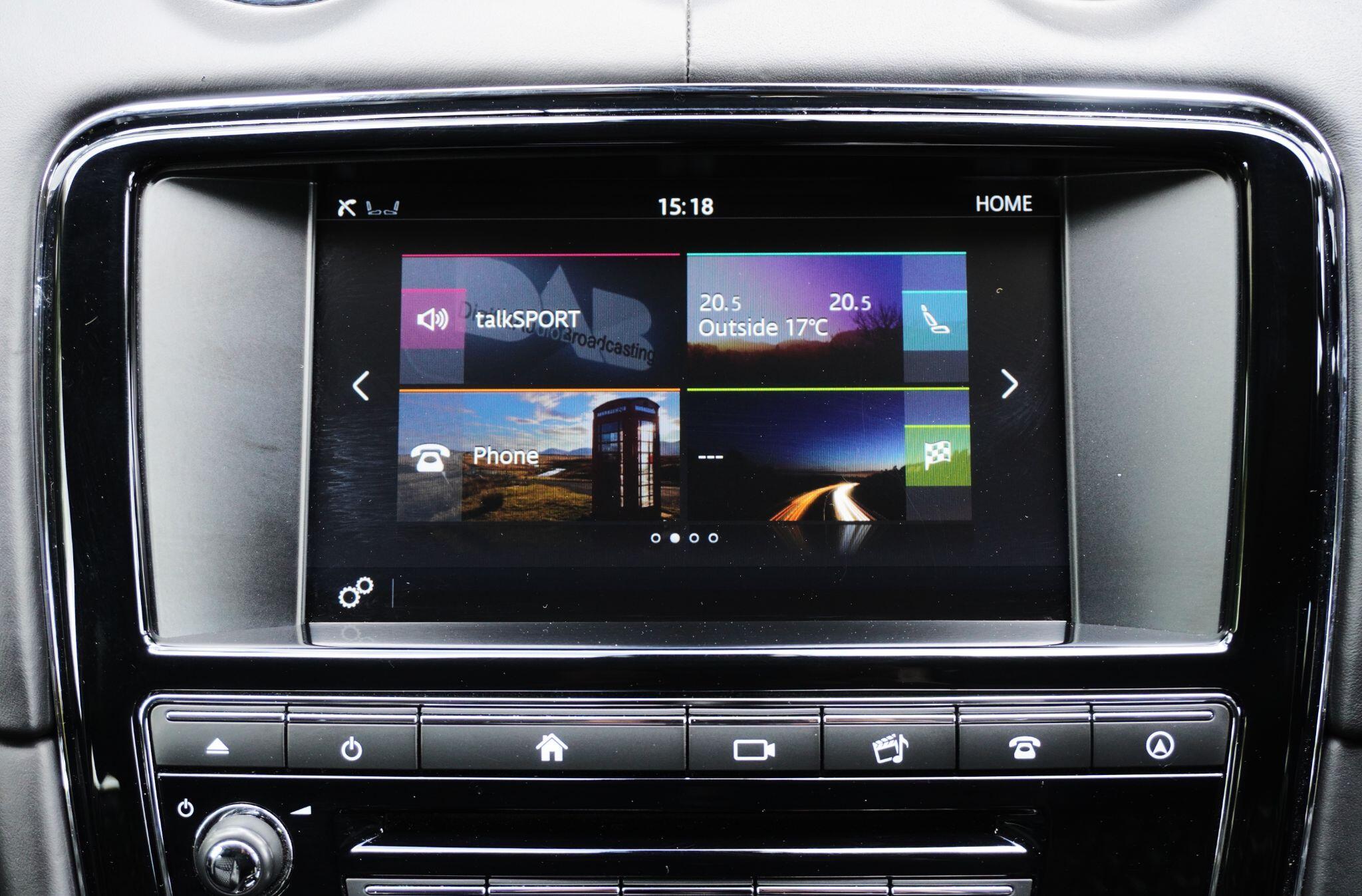 Jaguar XJ view 26