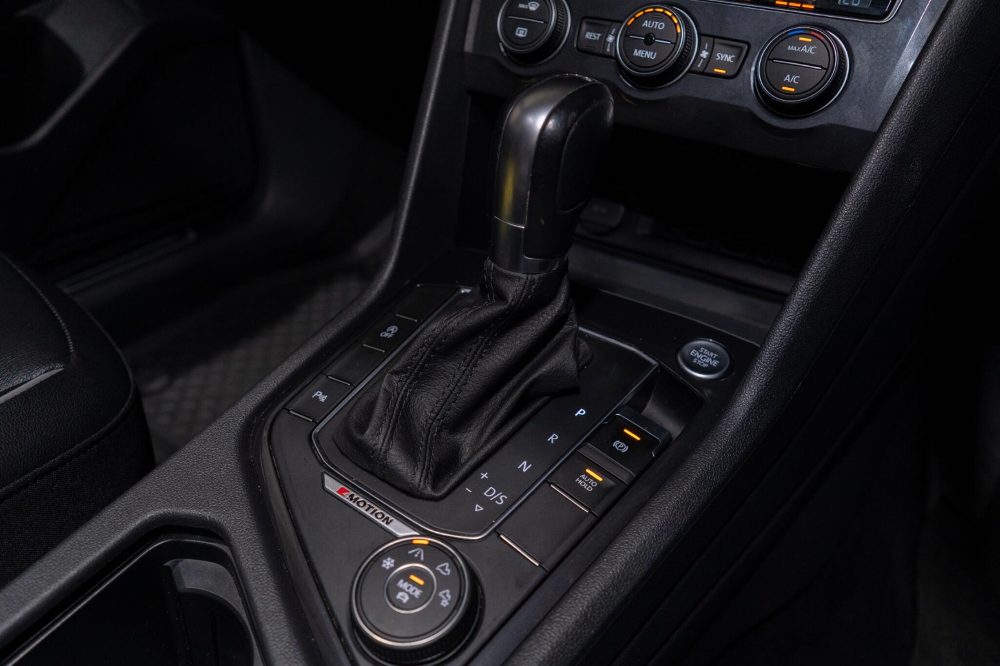 Volkswagen Tiguan Allspace view 13