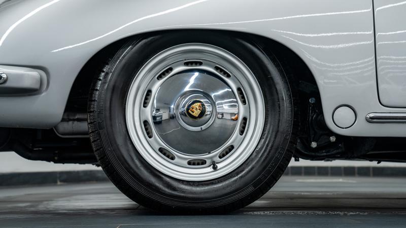 Porsche 356 view 11
