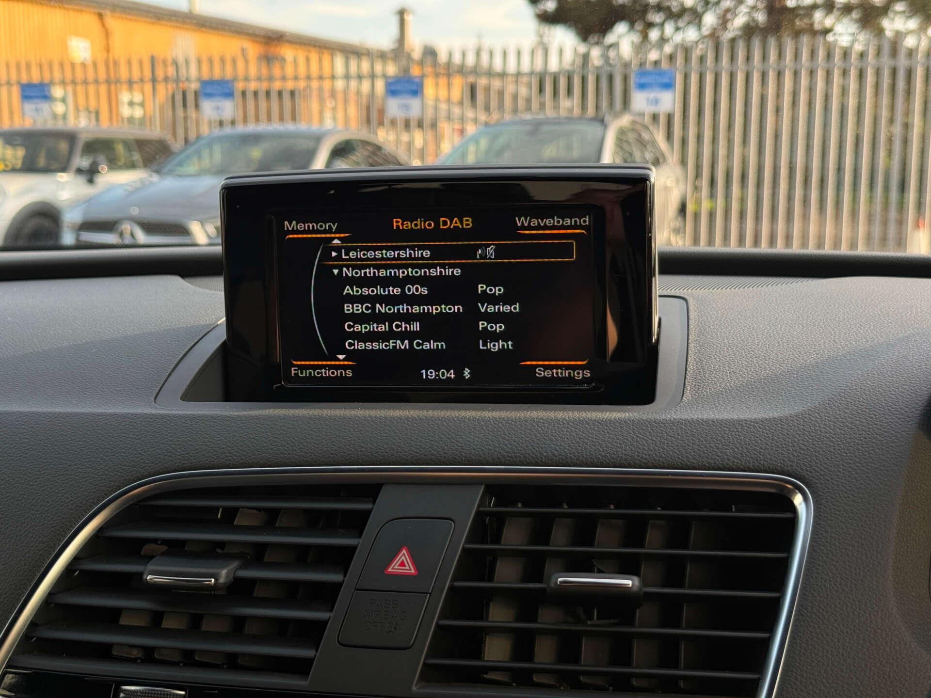 Audi Q3 view 68