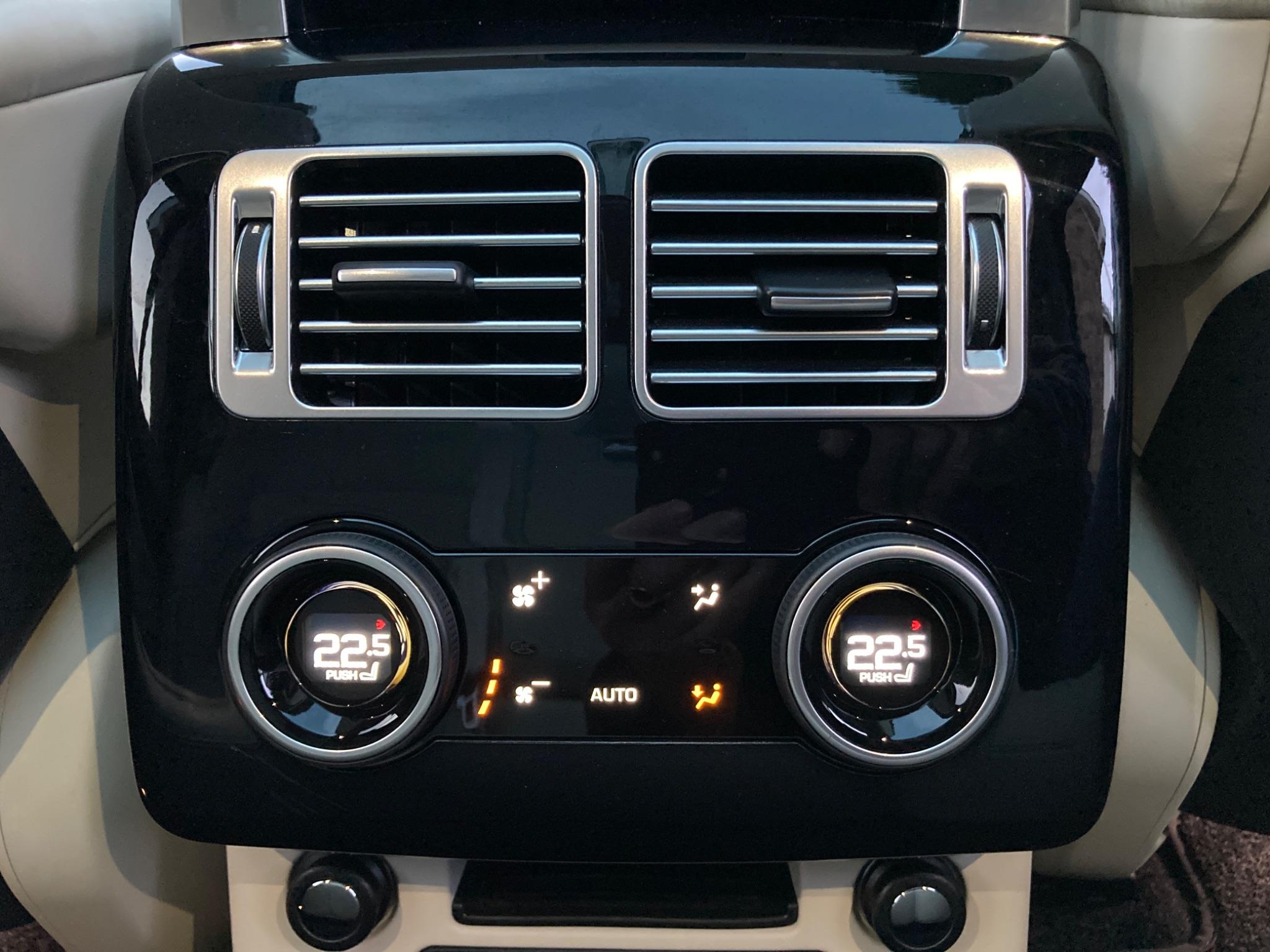 Land Rover Range Rover view 50