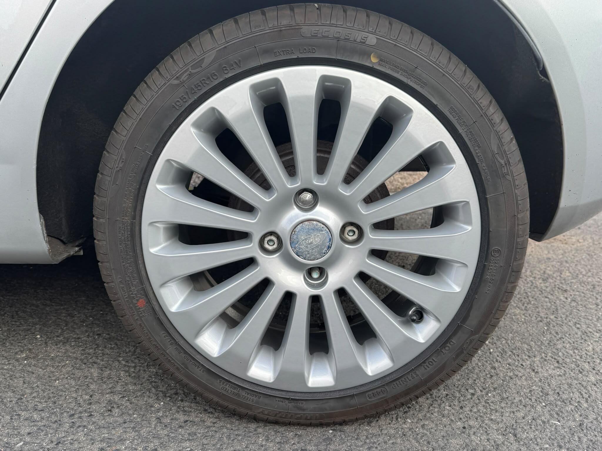 Ford Fiesta view 45