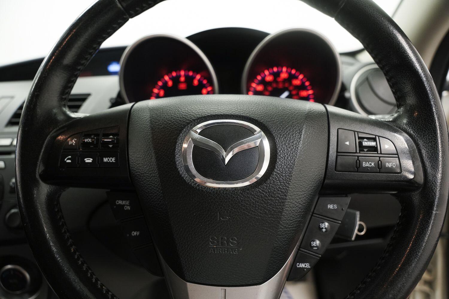 Mazda Mazda3 view 24