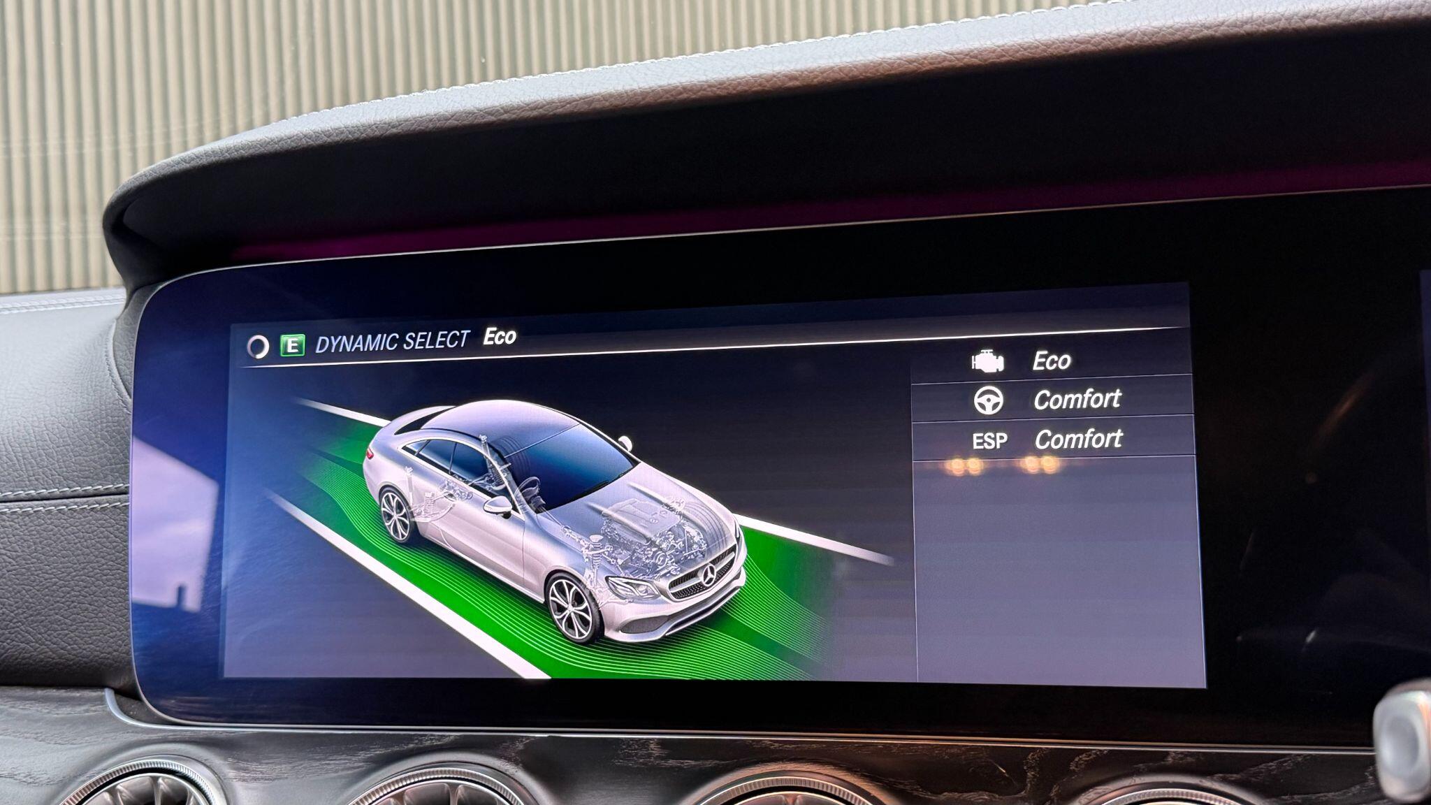 Mercedes-Benz E-Class view 32