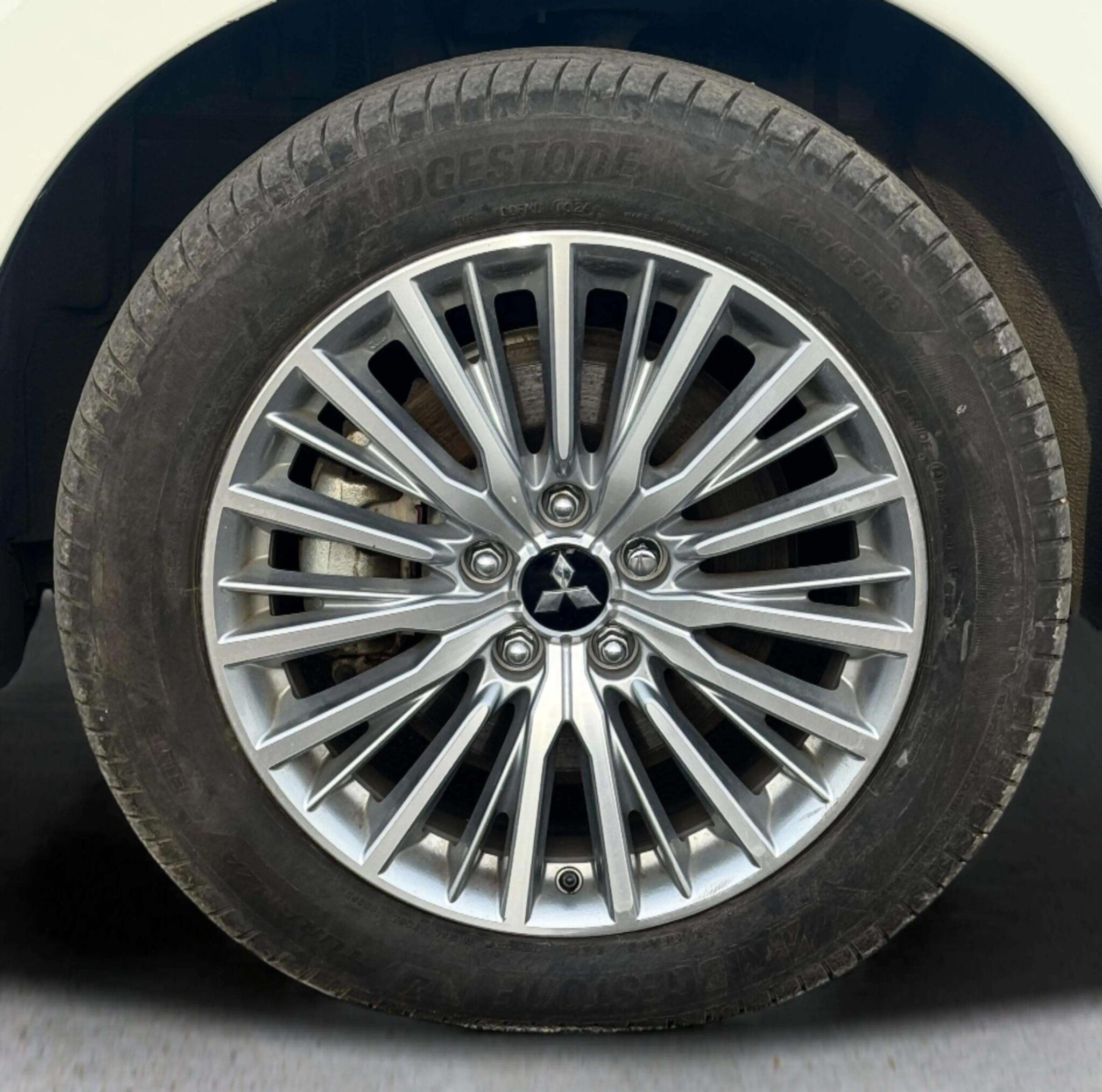 Mitsubishi Outlander view 83