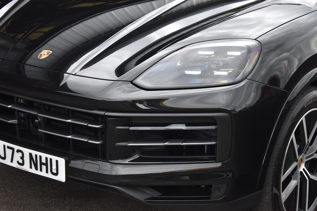 Porsche Cayenne view 22
