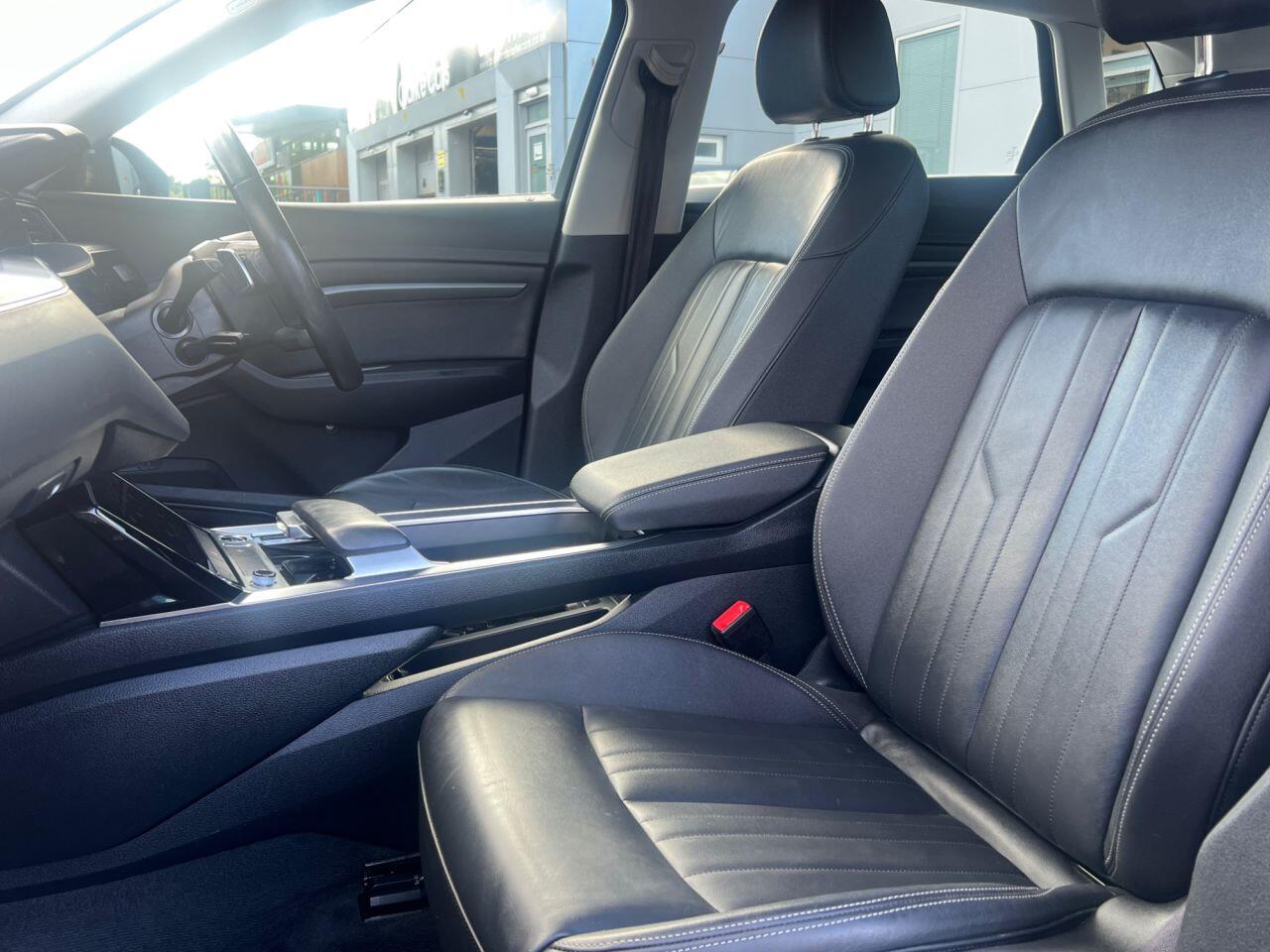 Audi Q8 E-Tron view 9