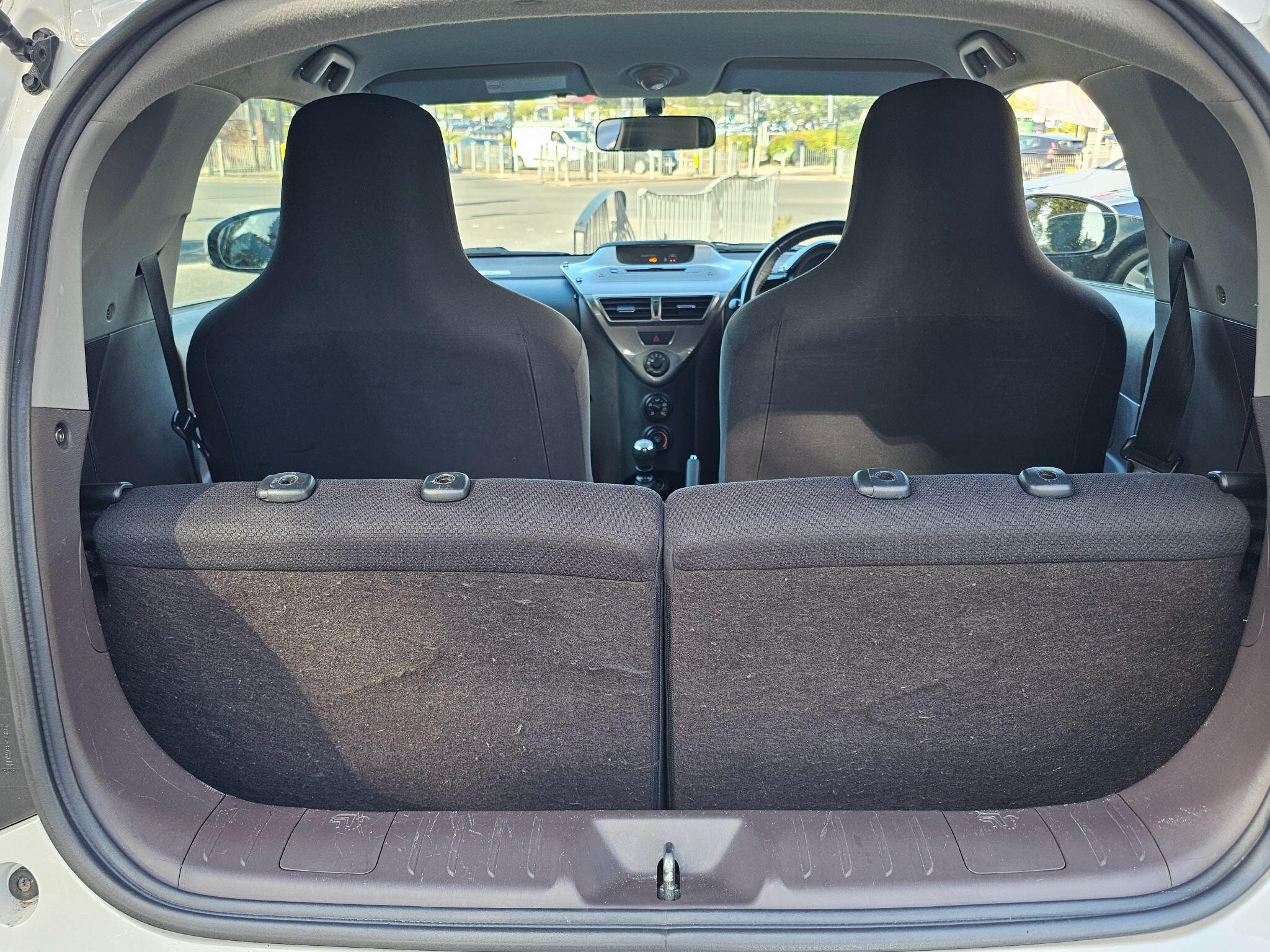 Toyota Iq view 33