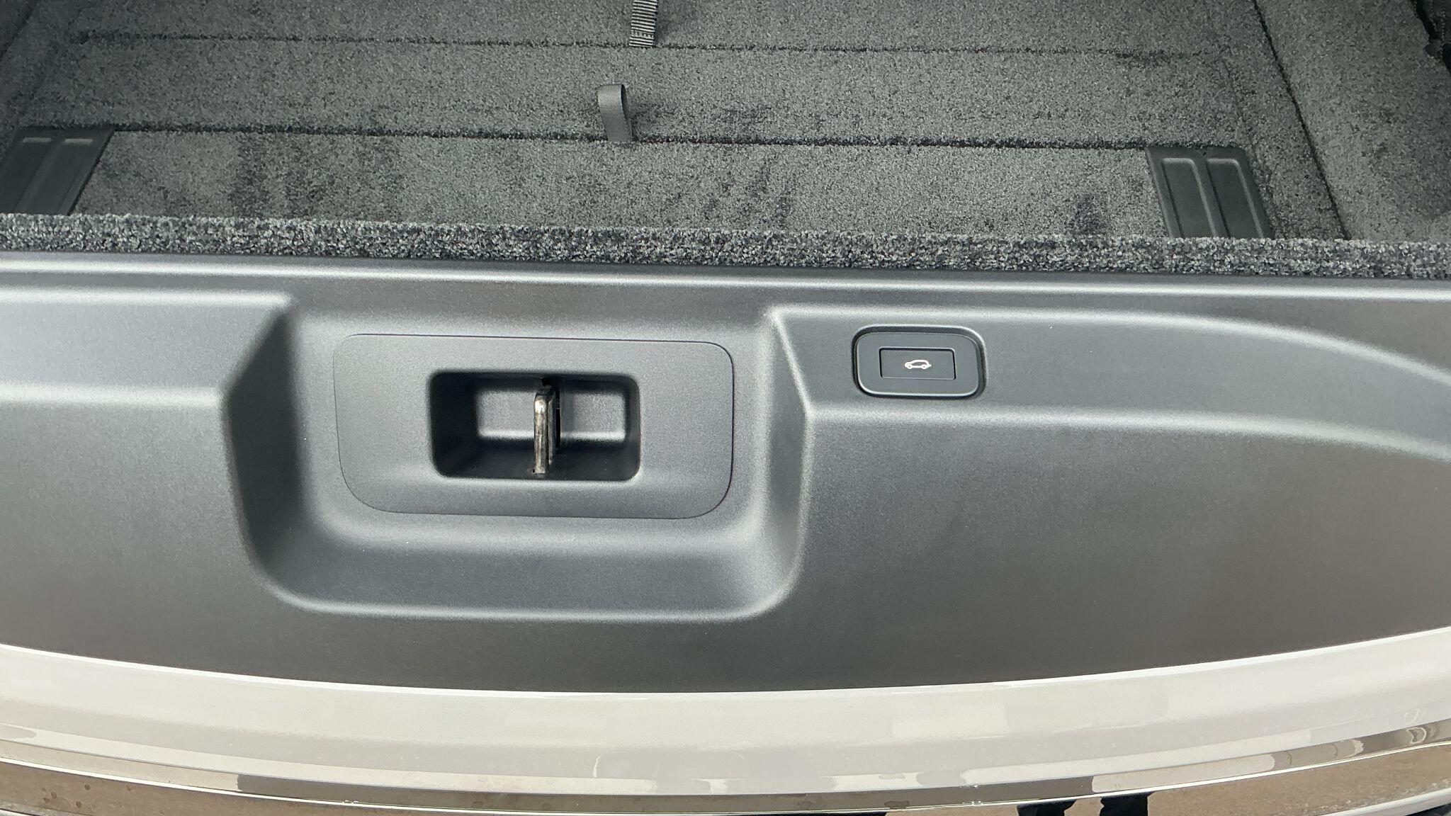 Land Rover Range Rover view 36