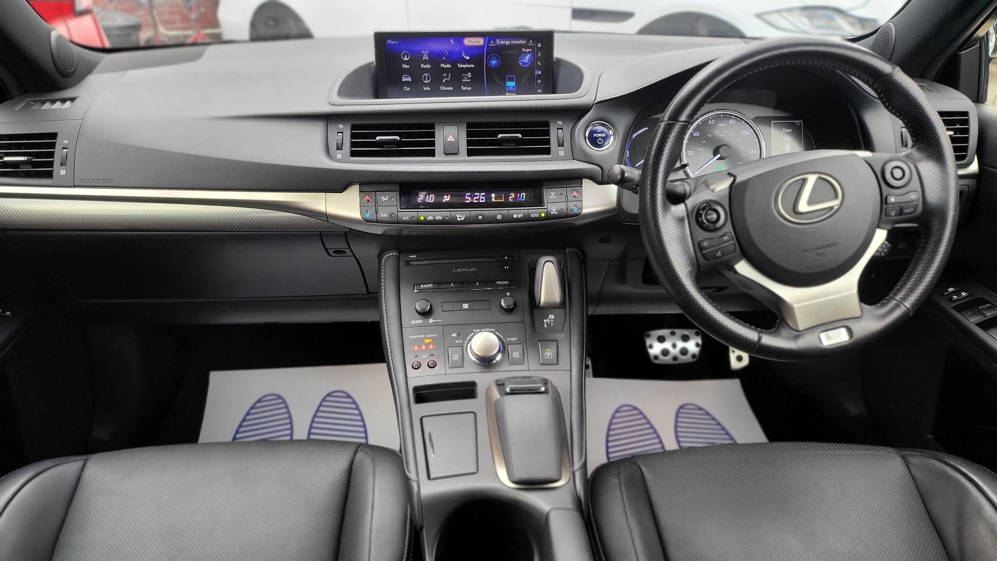 Lexus CT view 8
