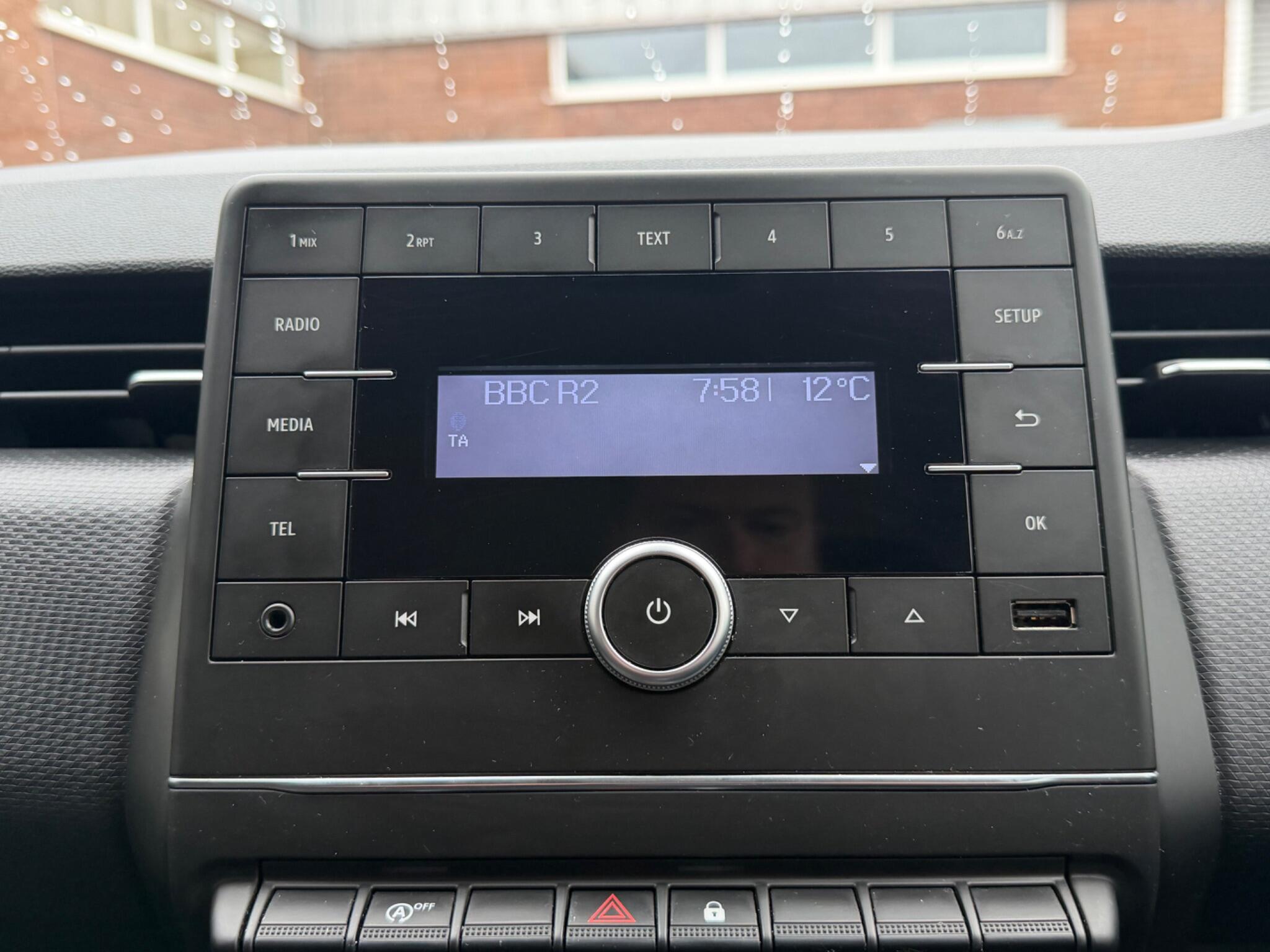 Renault Clio view 81