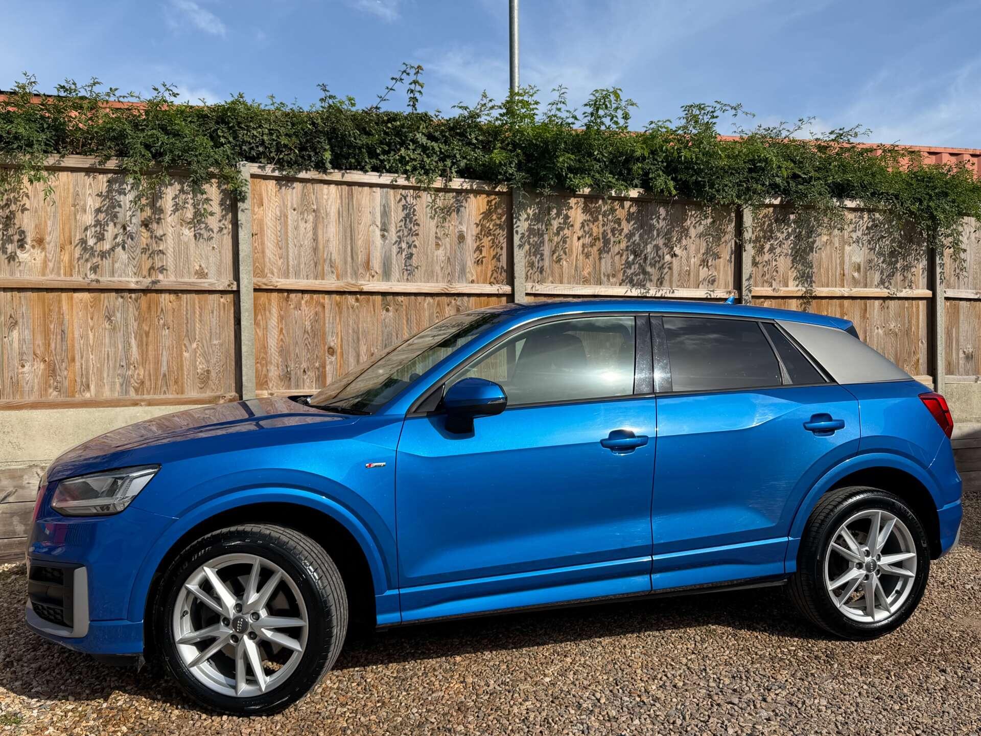Audi Q2 view 5