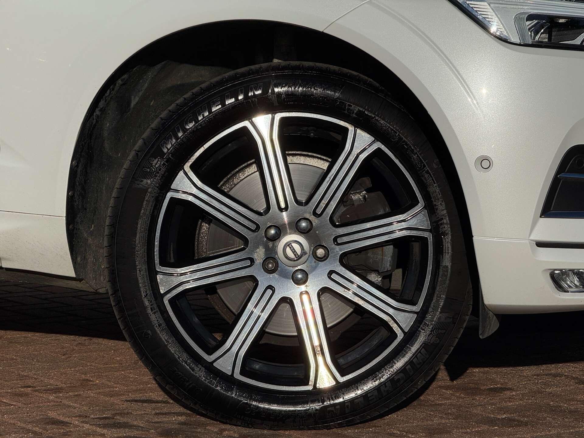 Volvo XC60 view 13