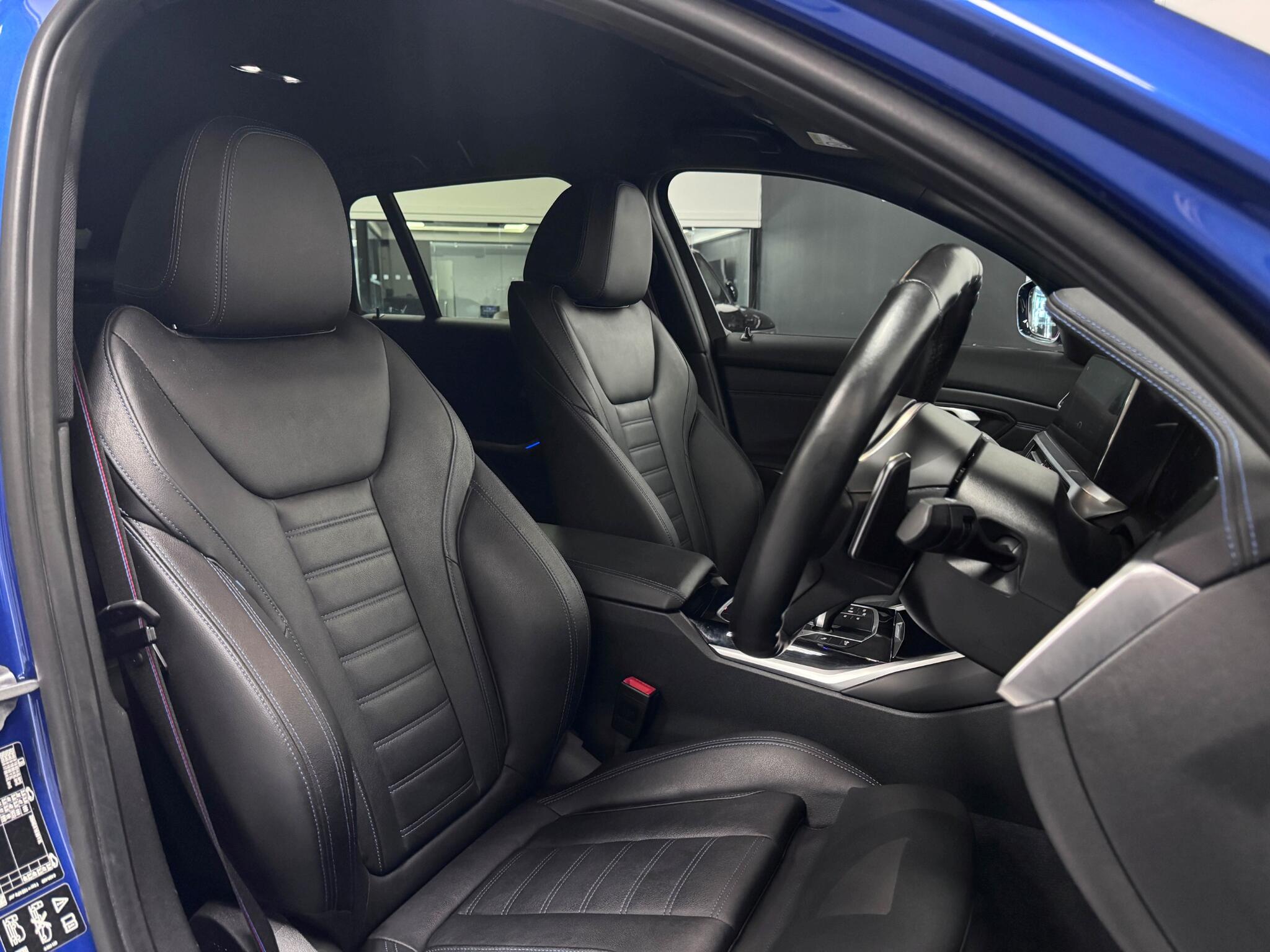 BMW 3 Series view 32