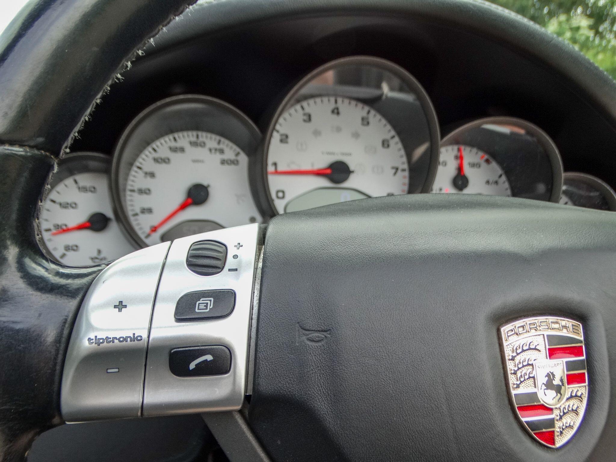 Porsche 911 view 24