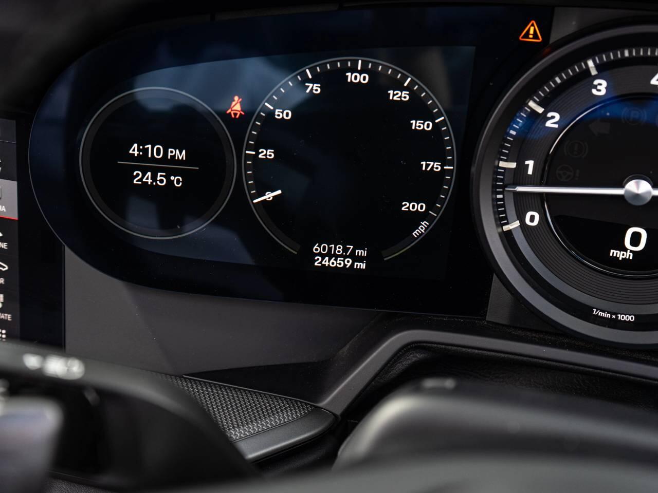 Porsche 911 view 24
