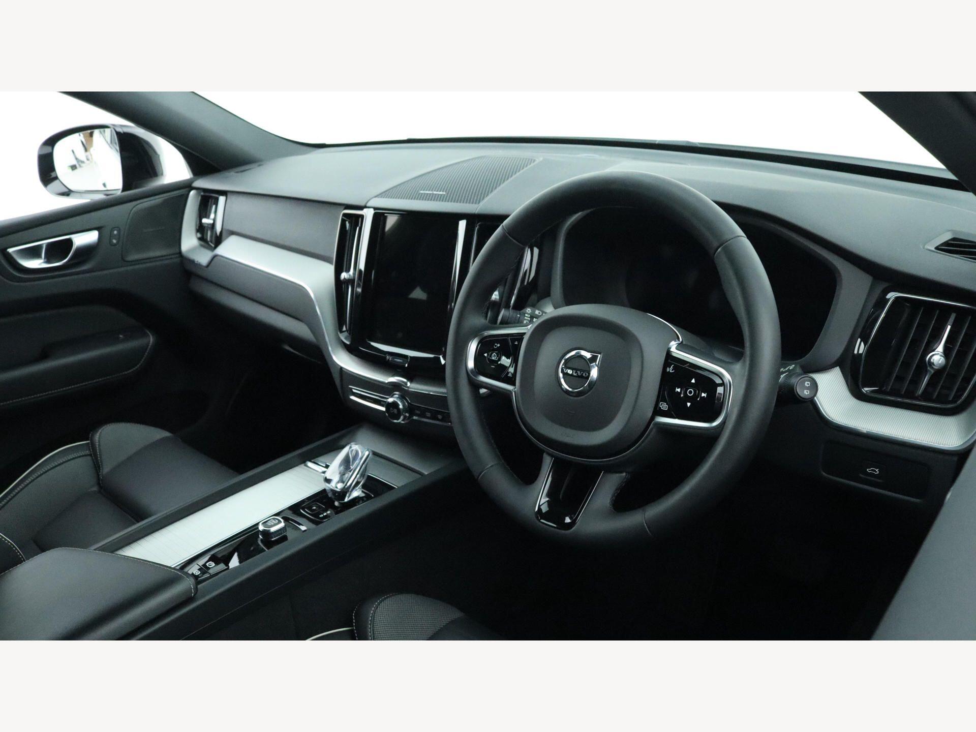 Volvo XC60 view 5