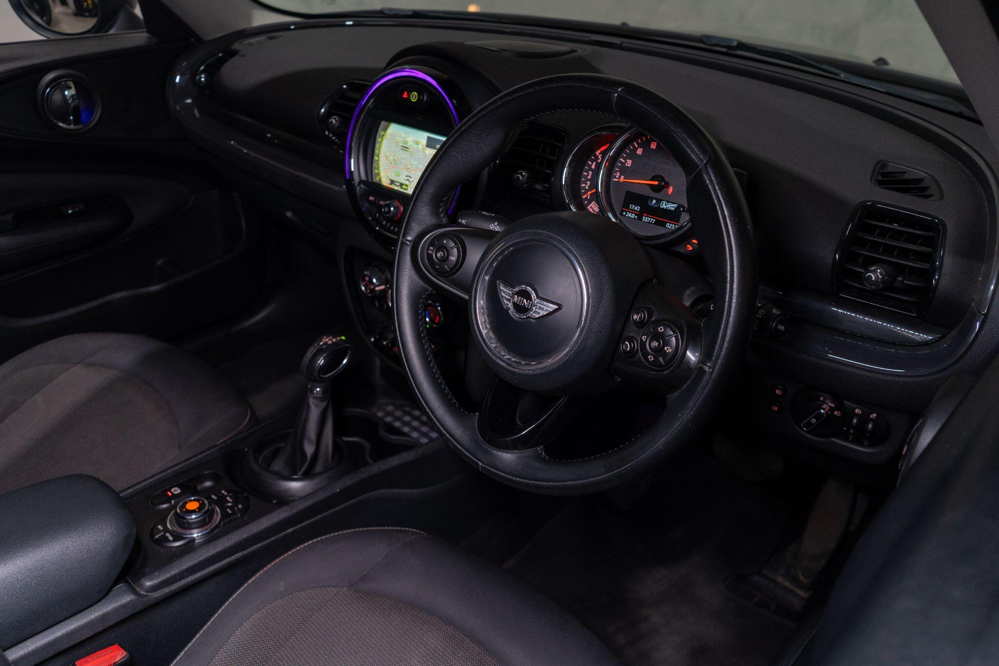Mini Clubman view 30