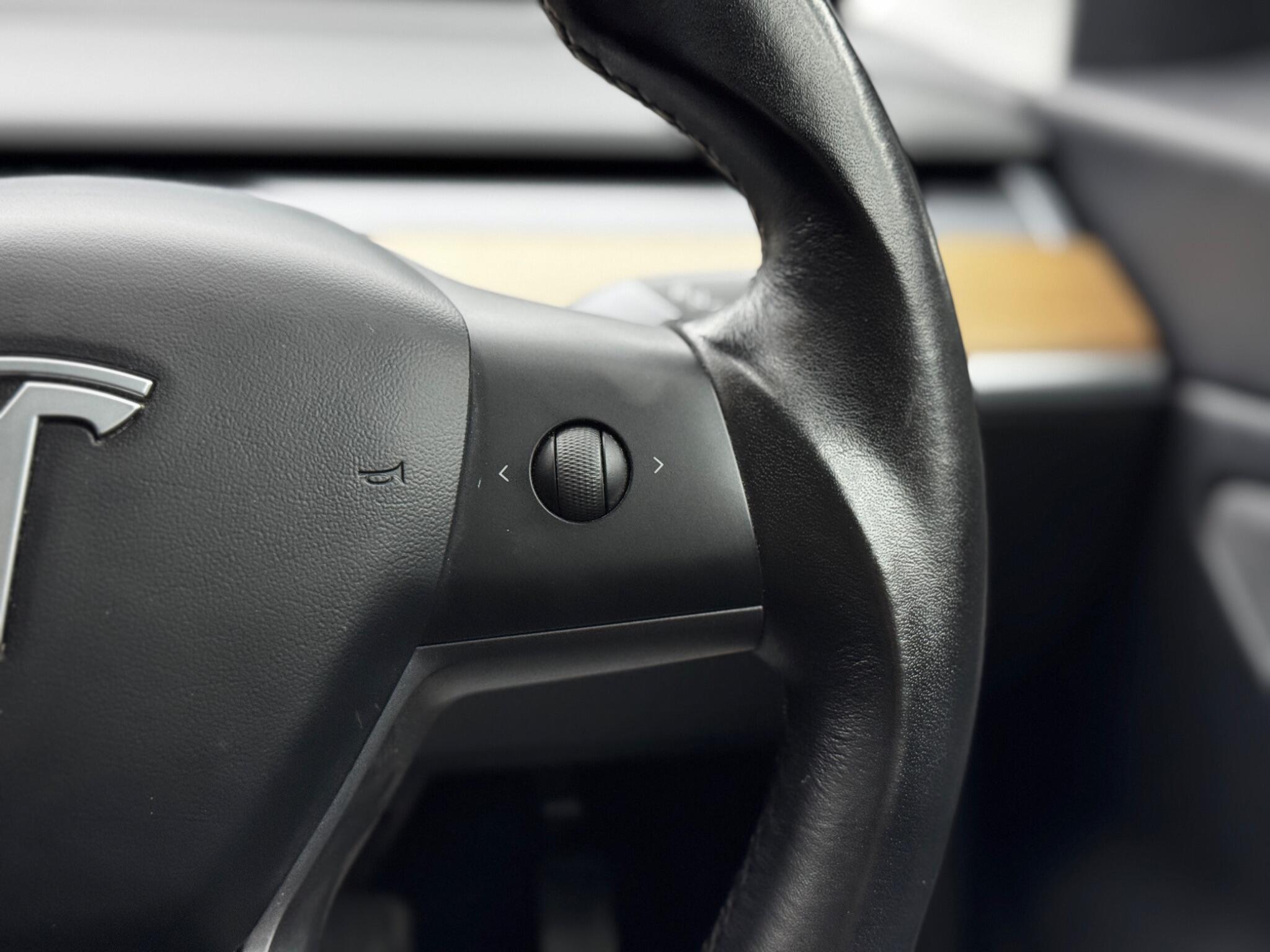Tesla Model 3 view 21