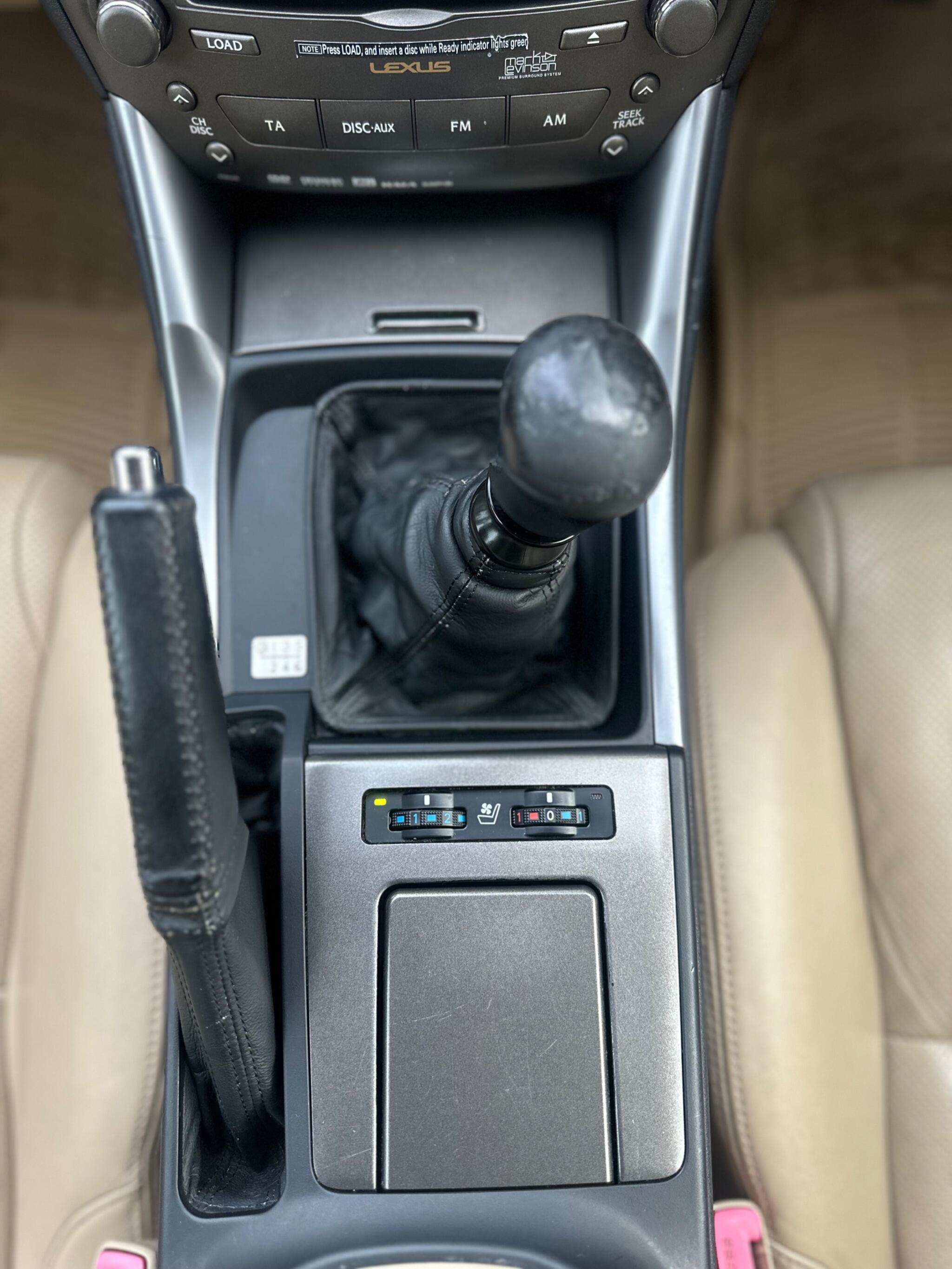 2008 Lexus IS image 26