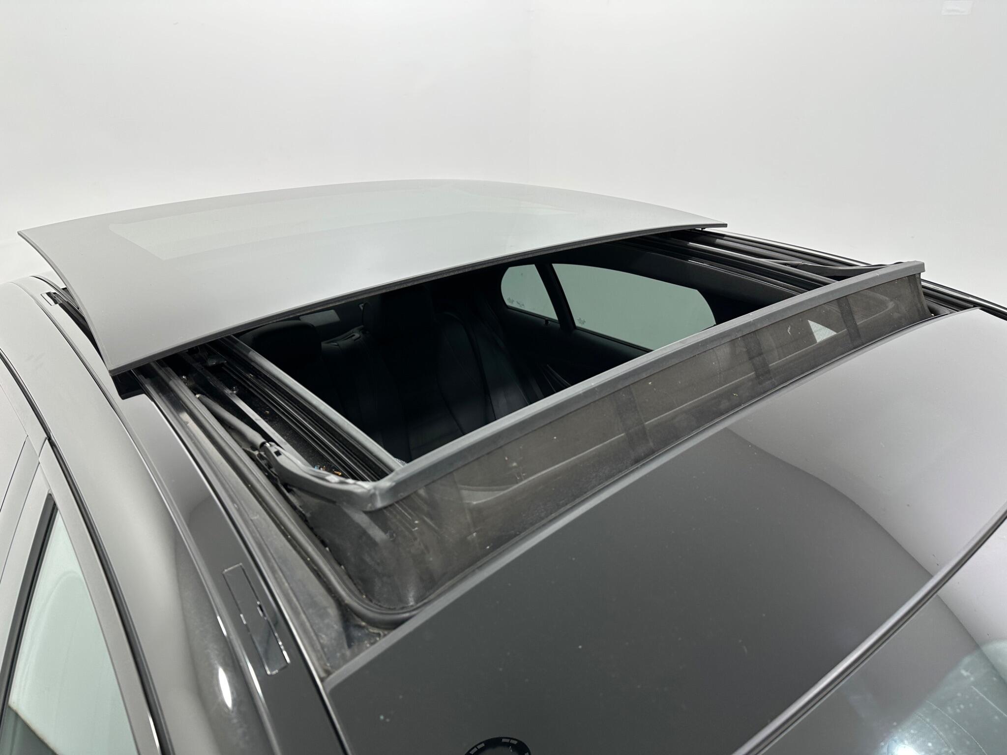 Mercedes-Benz E-Class view 54