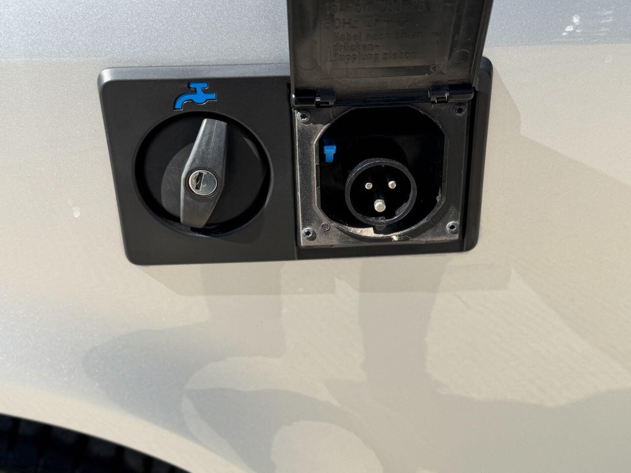 Volkswagen California view 7