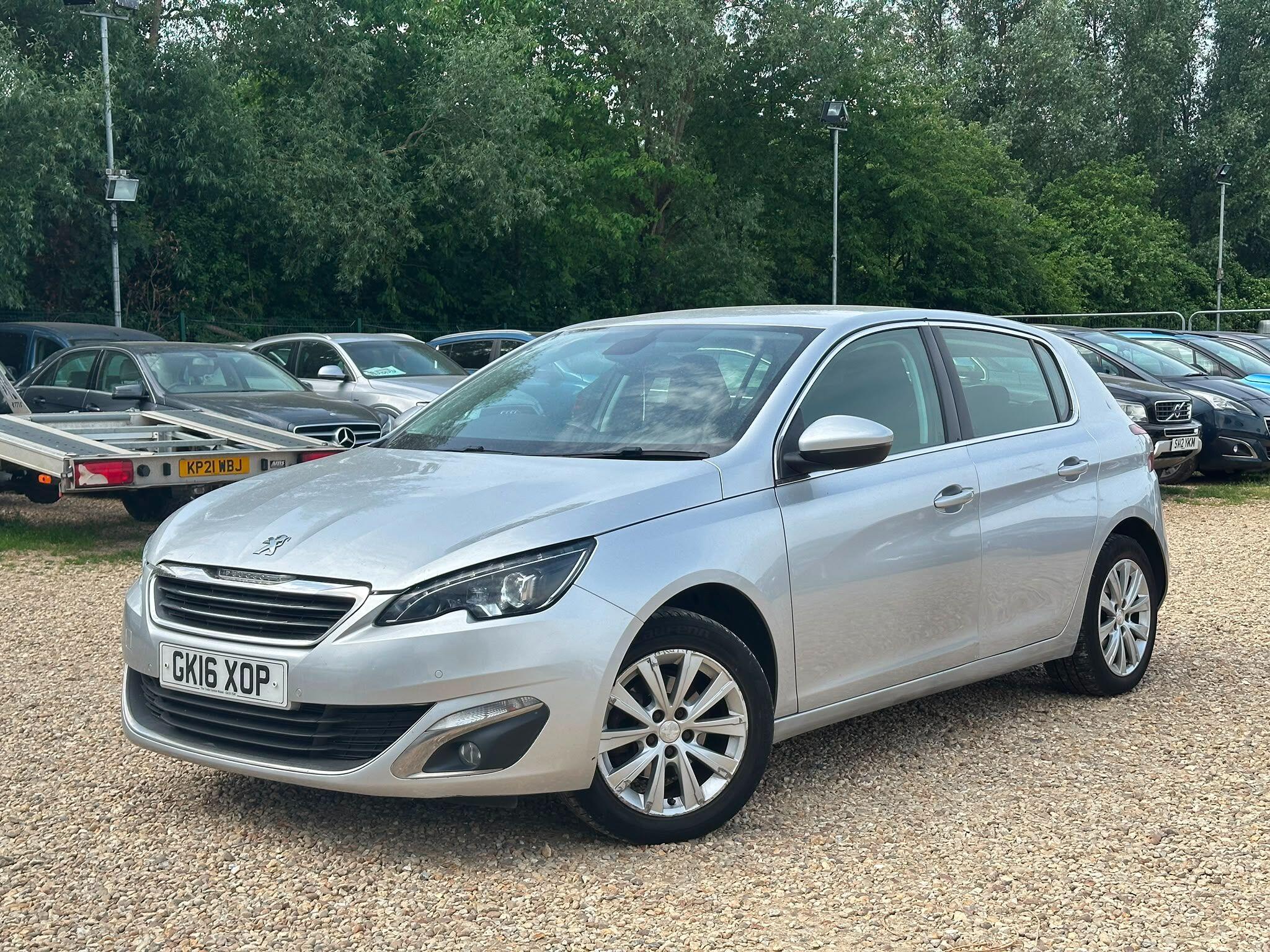 Peugeot 308 view 2