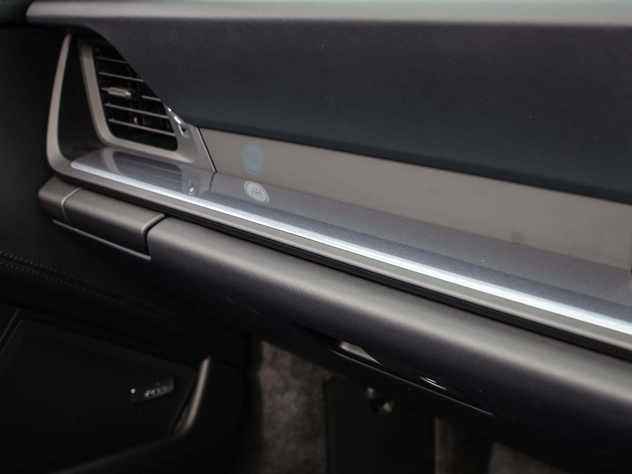 Porsche 911 view 31