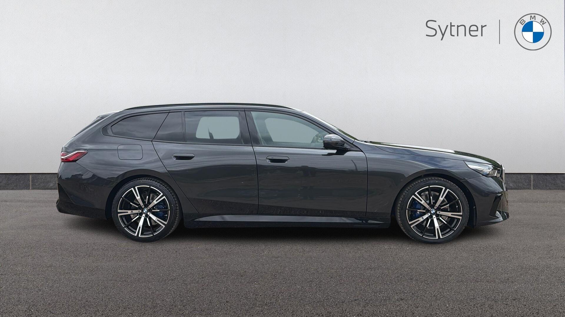 BMW 5 Series view 3