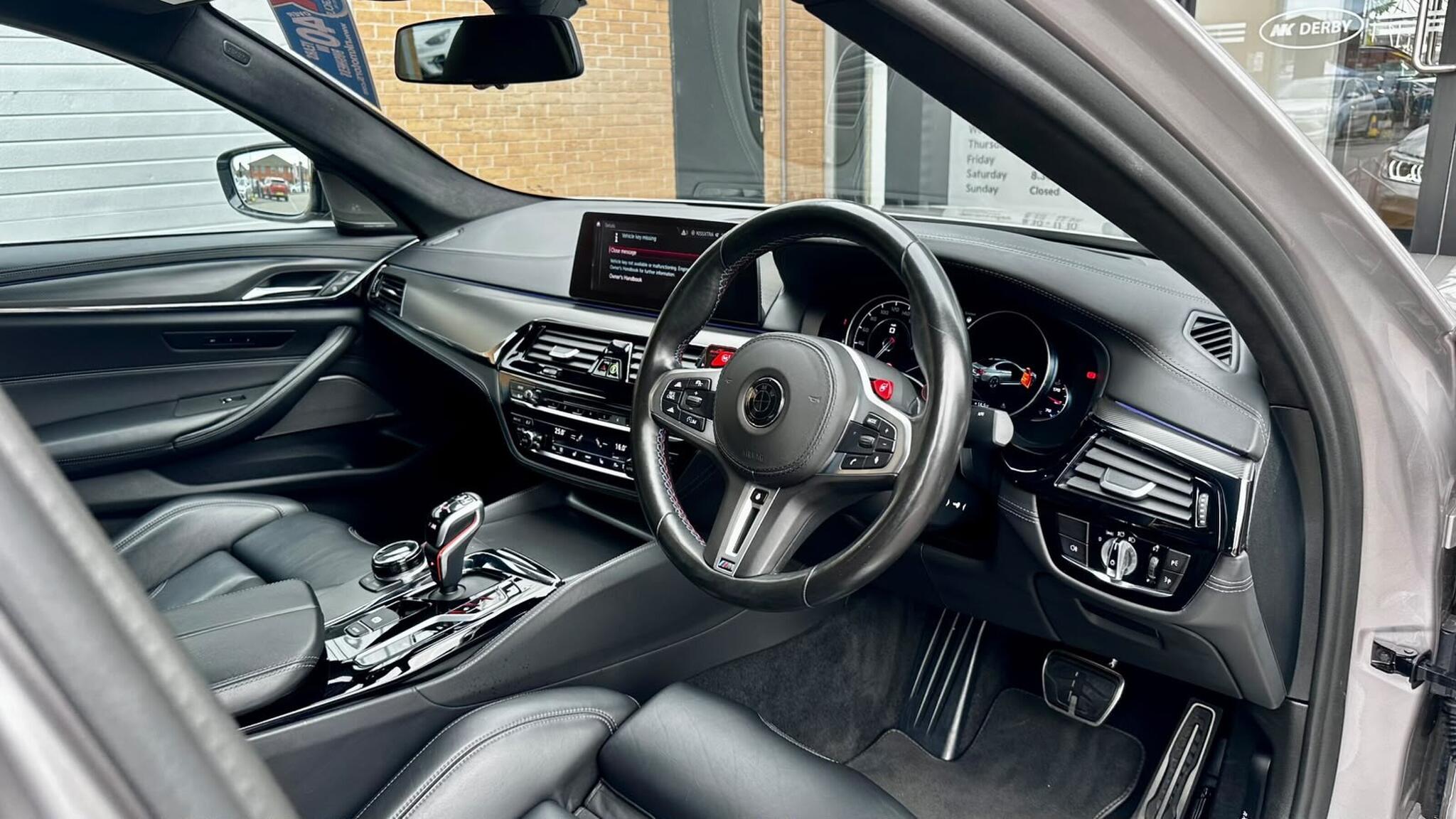 BMW M5 view 44