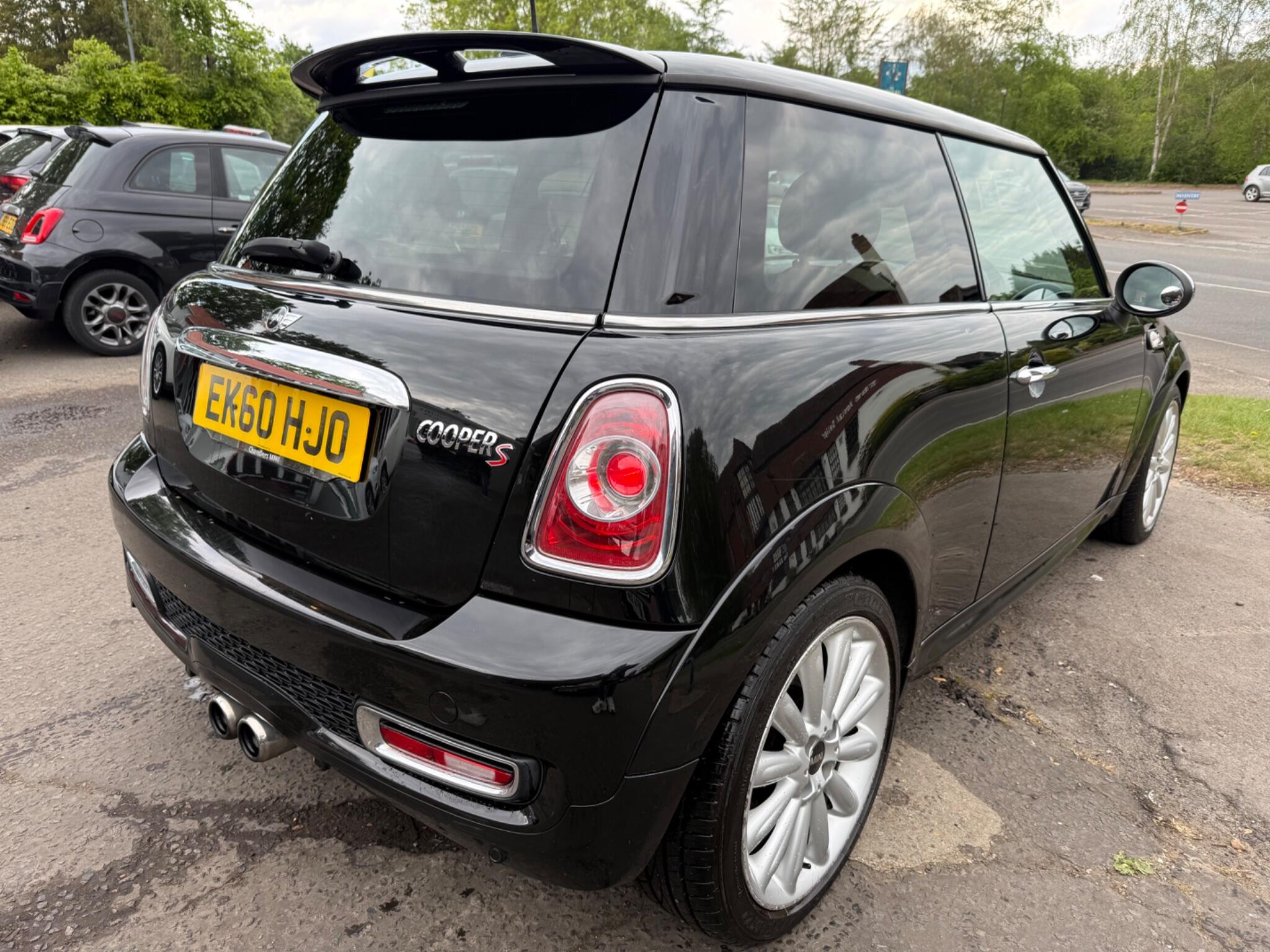 Mini Hatch view 12