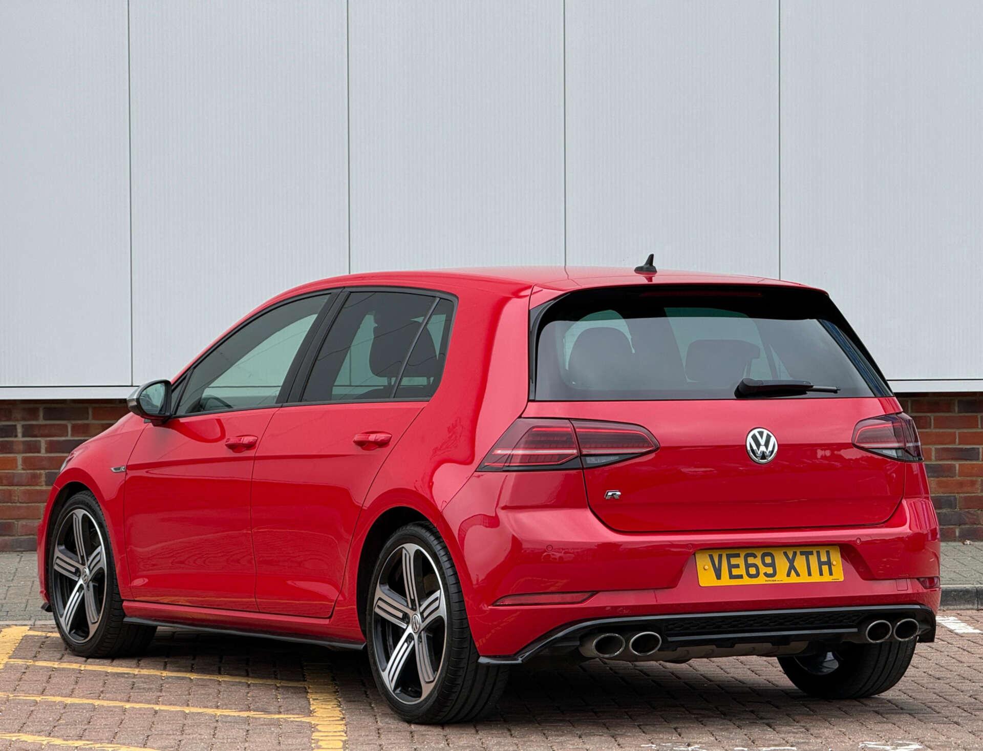 Volkswagen Golf view 4
