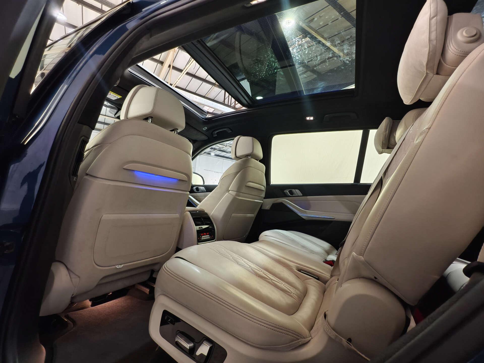 BMW X7 view 21