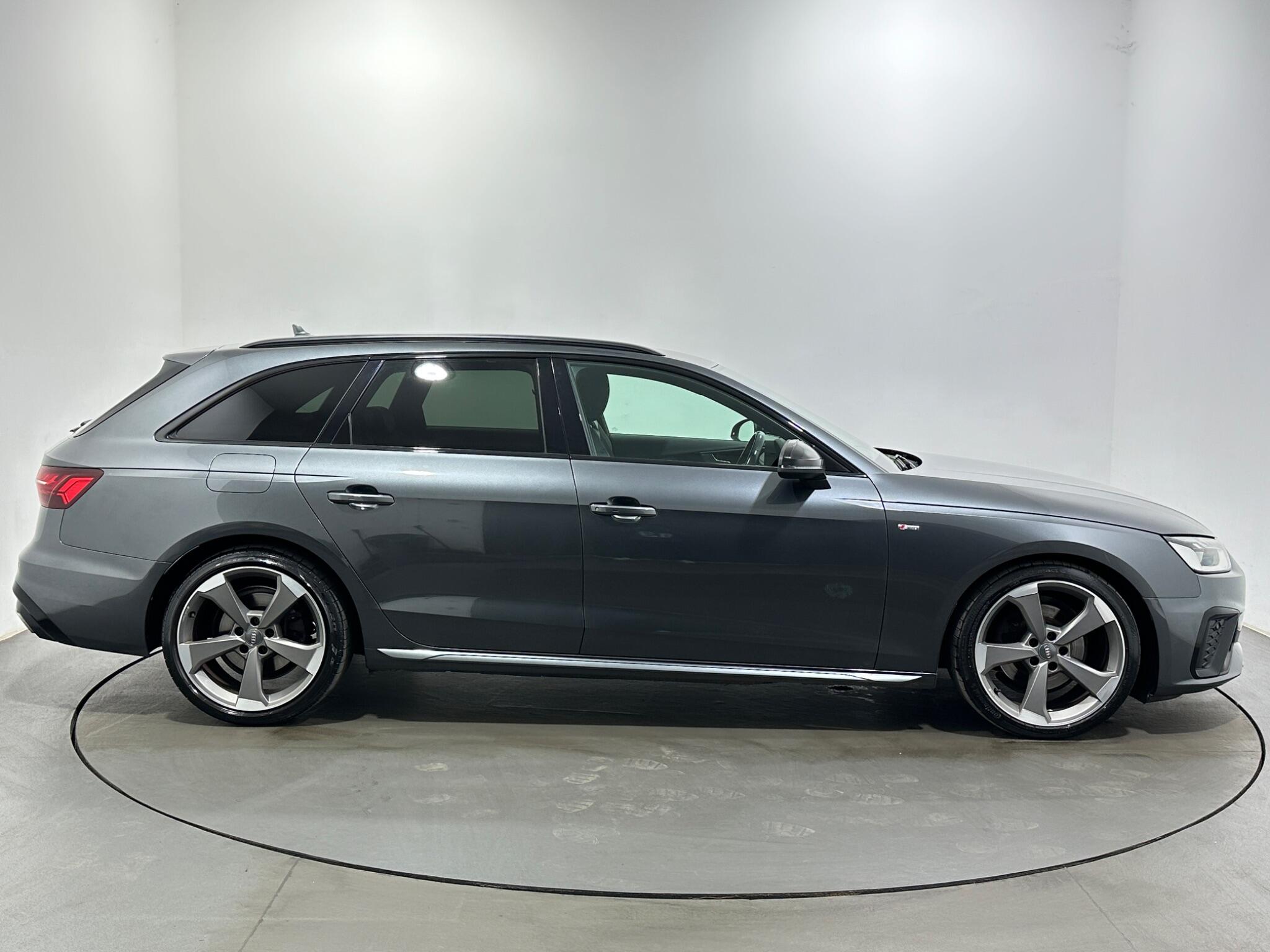 Audi A4 view 9