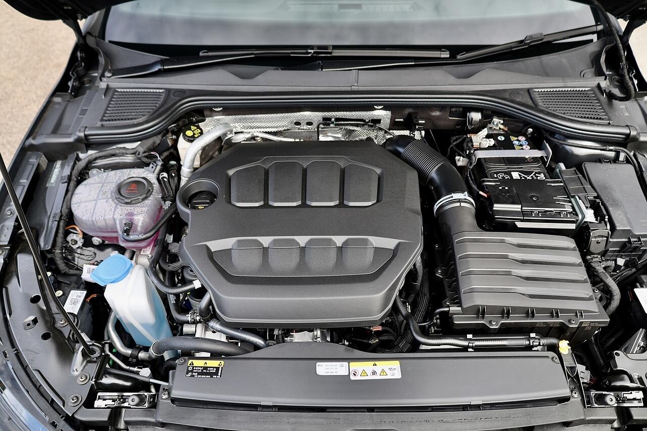Volkswagen Golf view 18