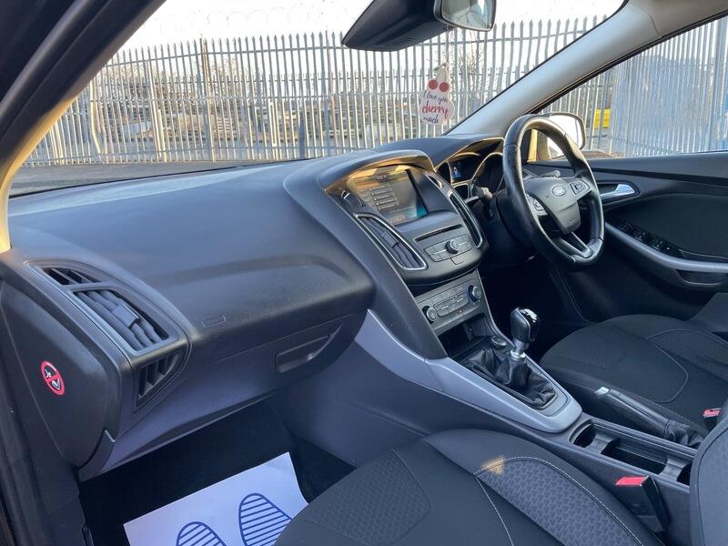 2015 Ford Focus image 9