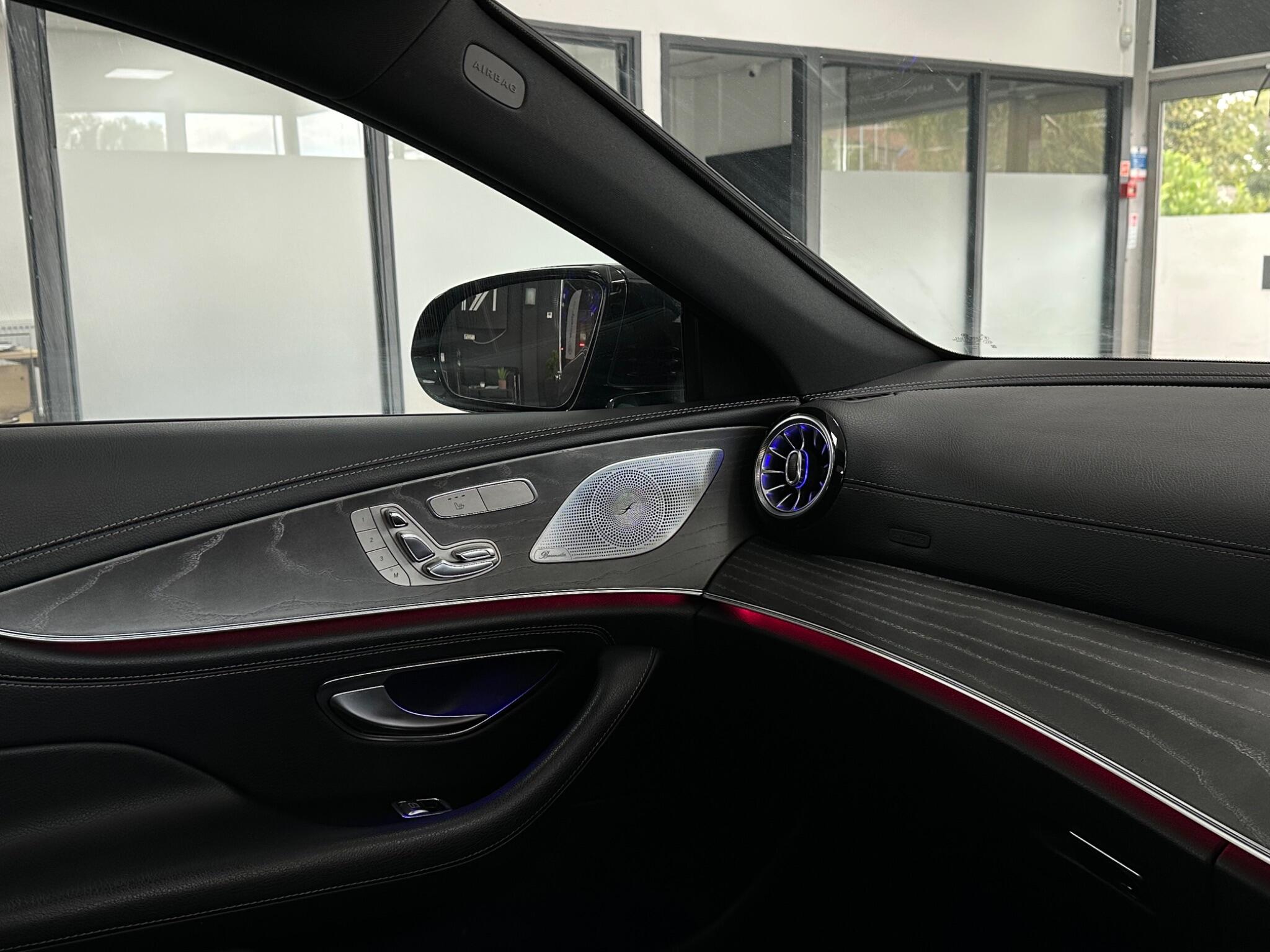 Mercedes-Benz CLS view 35