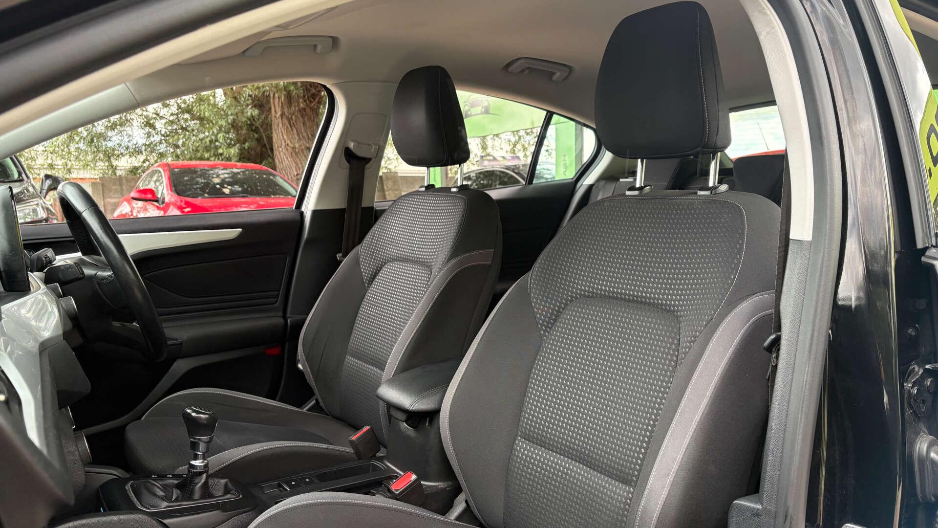 Ford Focus view 13