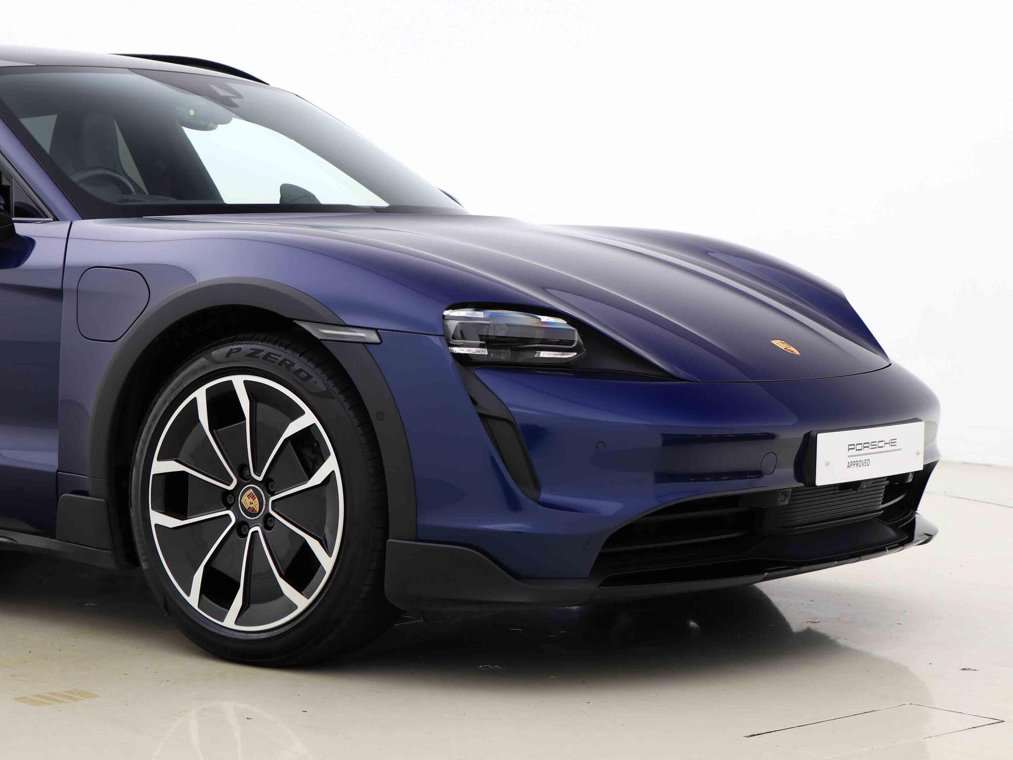 Porsche Taycan view 11
