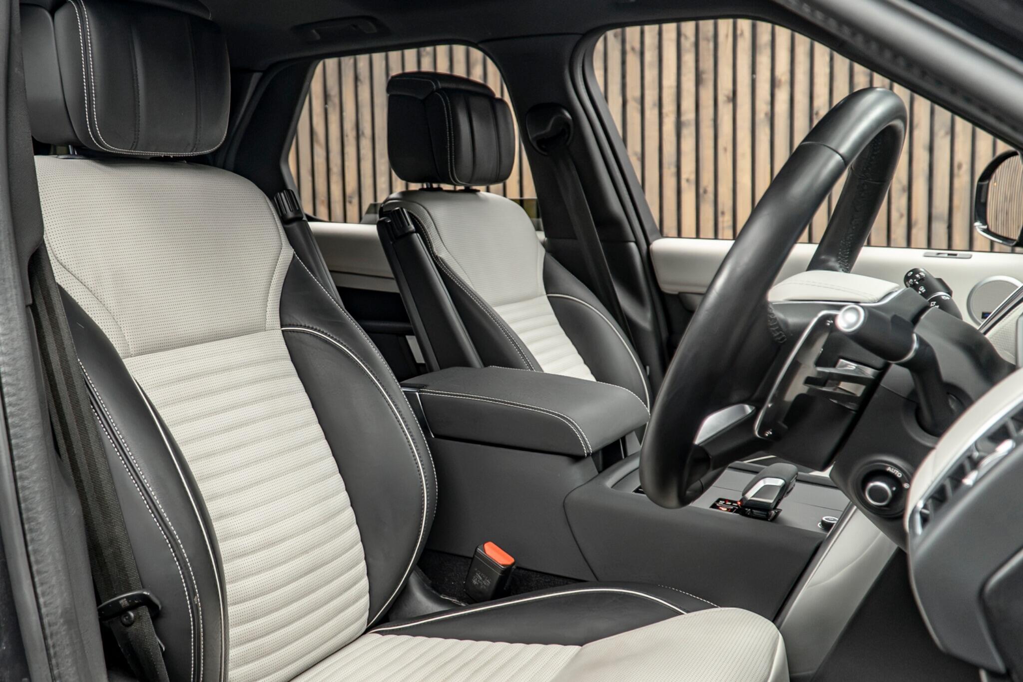 Land Rover Discovery view 2