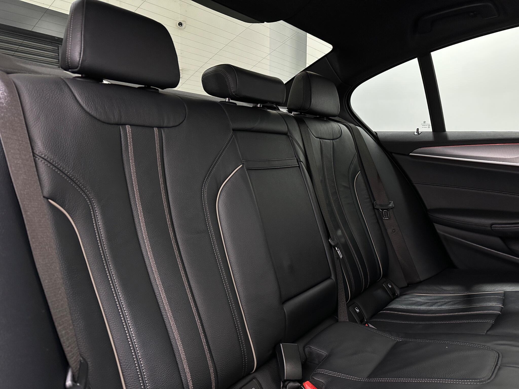 BMW 5 Series view 44