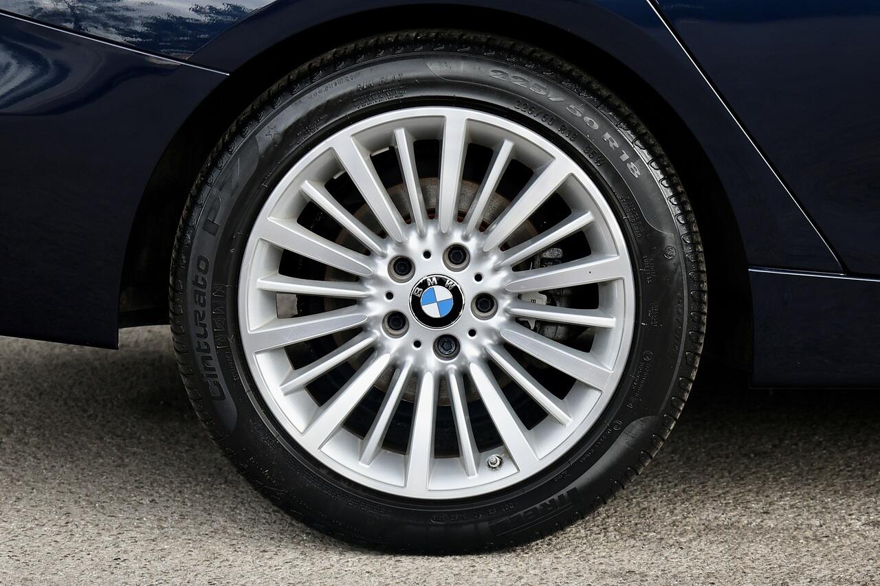 BMW 3 Series Gran Turismo view 41