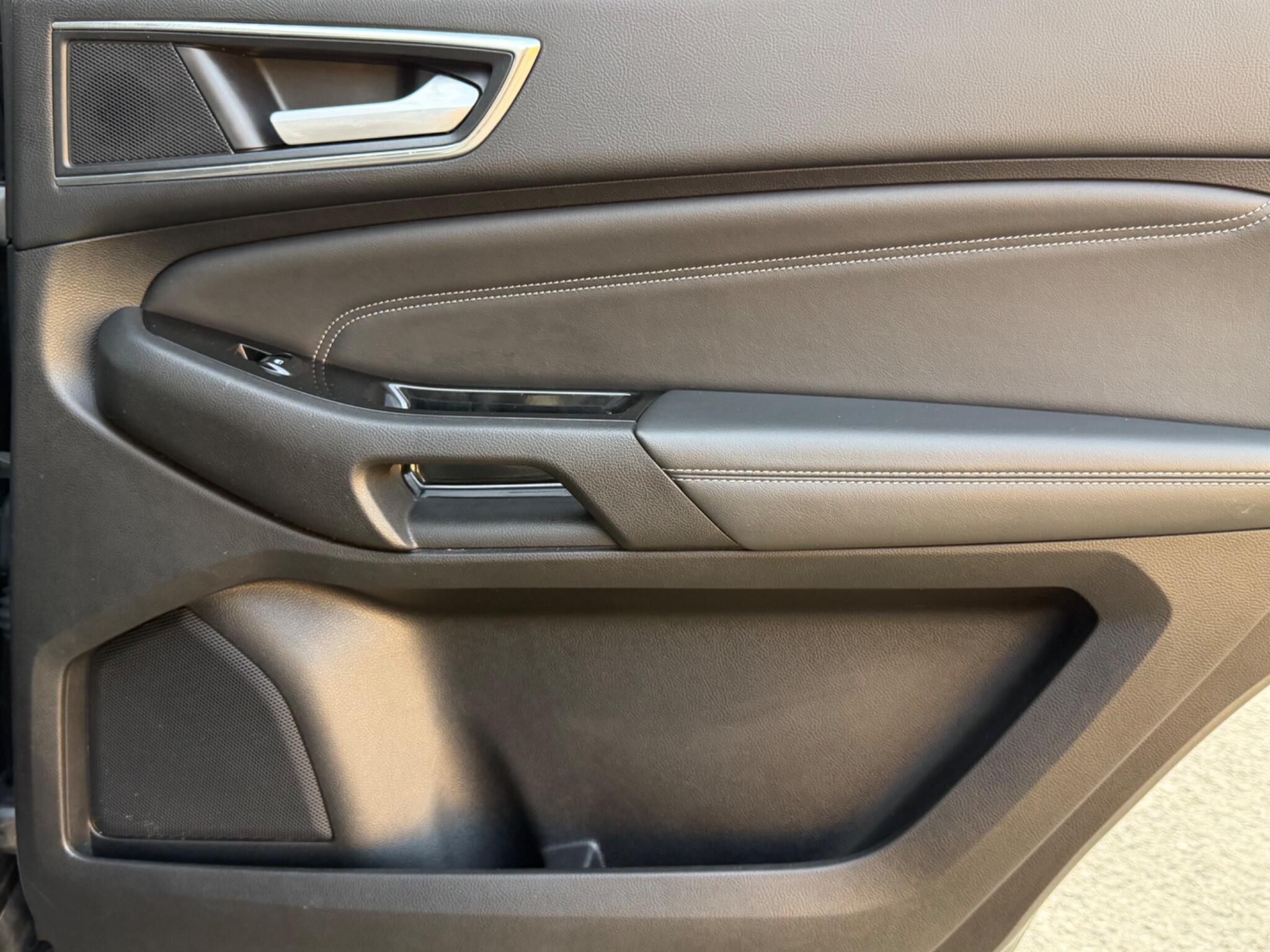Ford Galaxy view 36